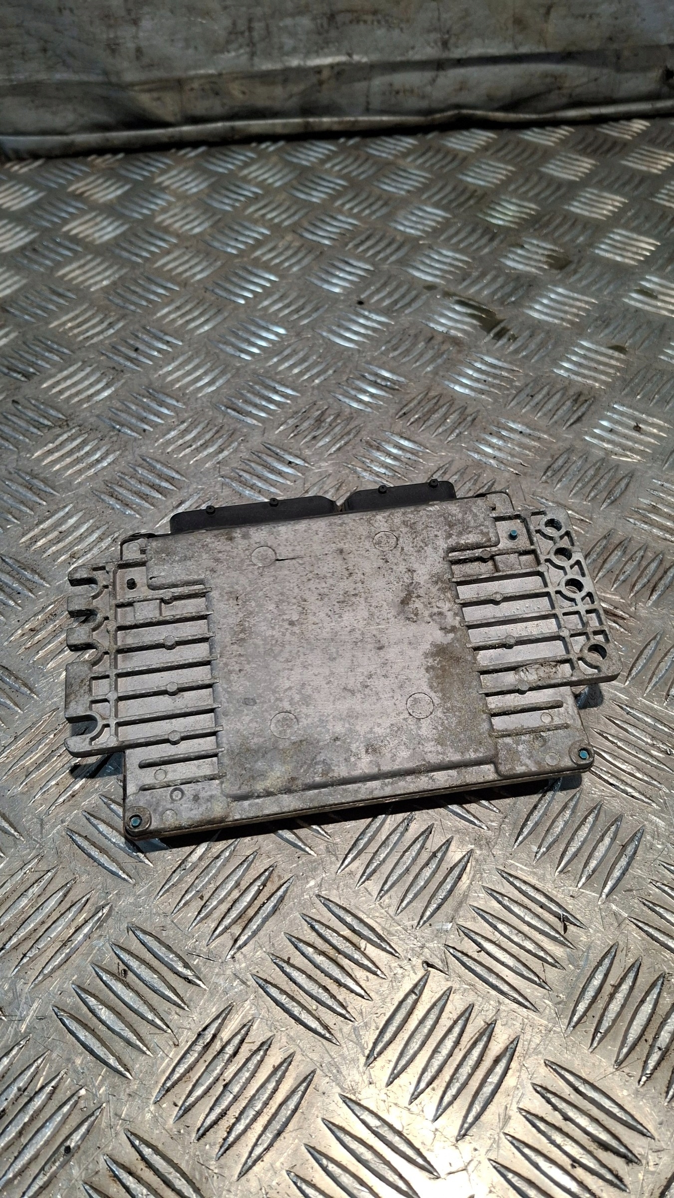 control unit of the engine NISSAN NOTE 1.2