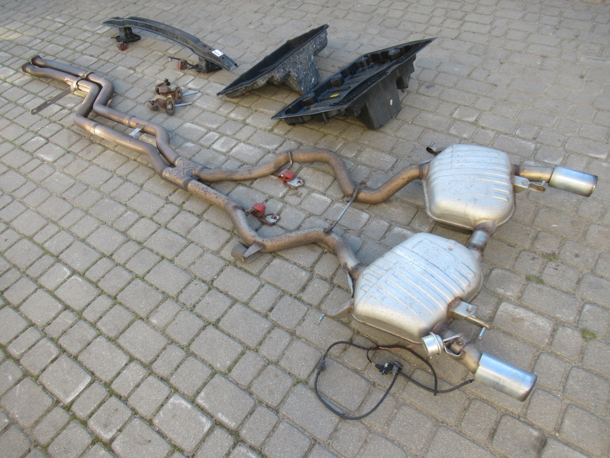tlumič výfukový systém koncowki SWAP kryty BMW 3 E90 E91 E92 E93 N55 335i