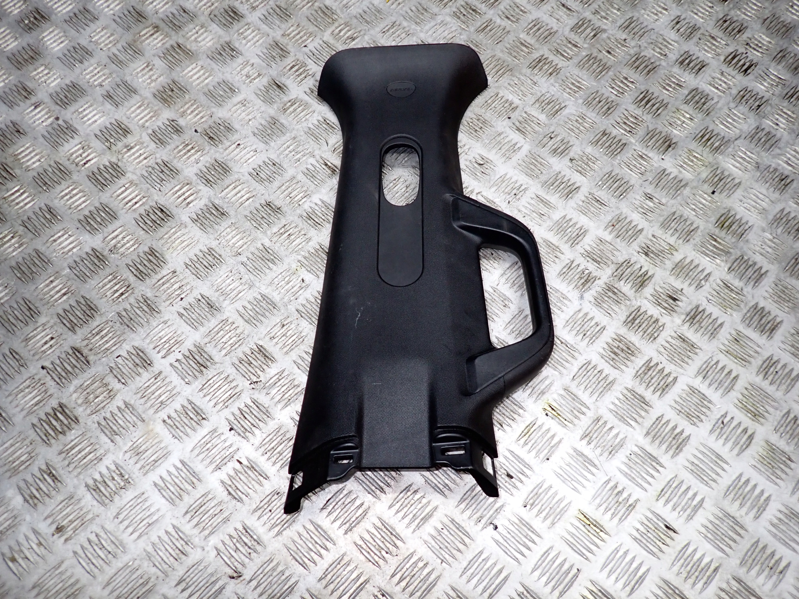 P6DQ04TX7AF P6DQ05TX7AF - Крышка центральной стойки Crew Cab Dodge RAM 2019-