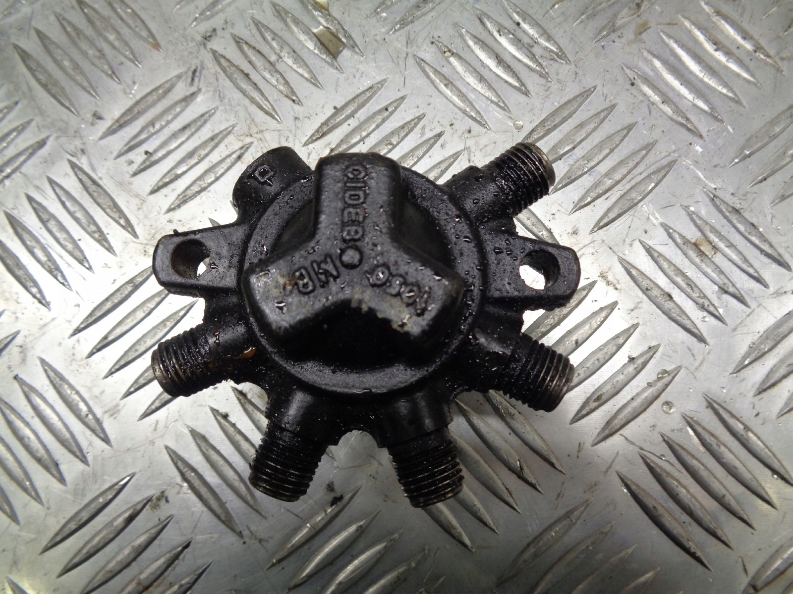 ROZDZIELACZ PALIWA SCENIC II 1.5 DCI 8200057945