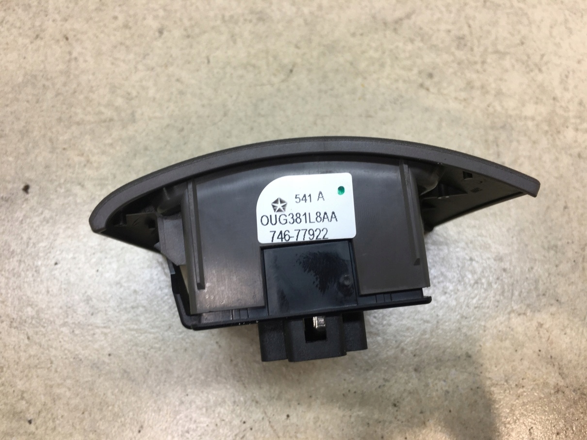 PANEL SZYB far CHRYSLER PT CRUISER OUG381L8AA