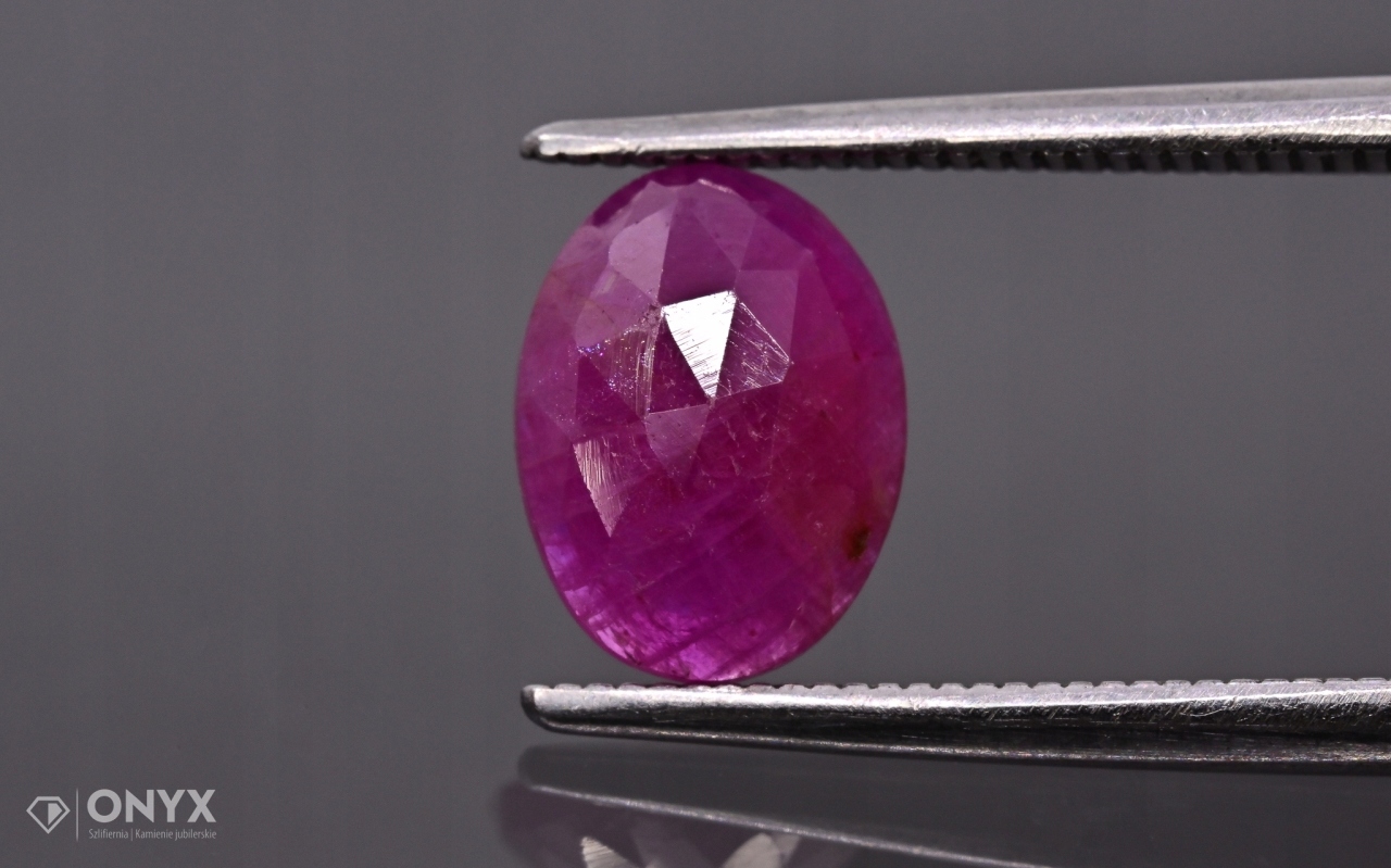 Rubín fazetovaná rozeta ovál 8,2x6,2 mm