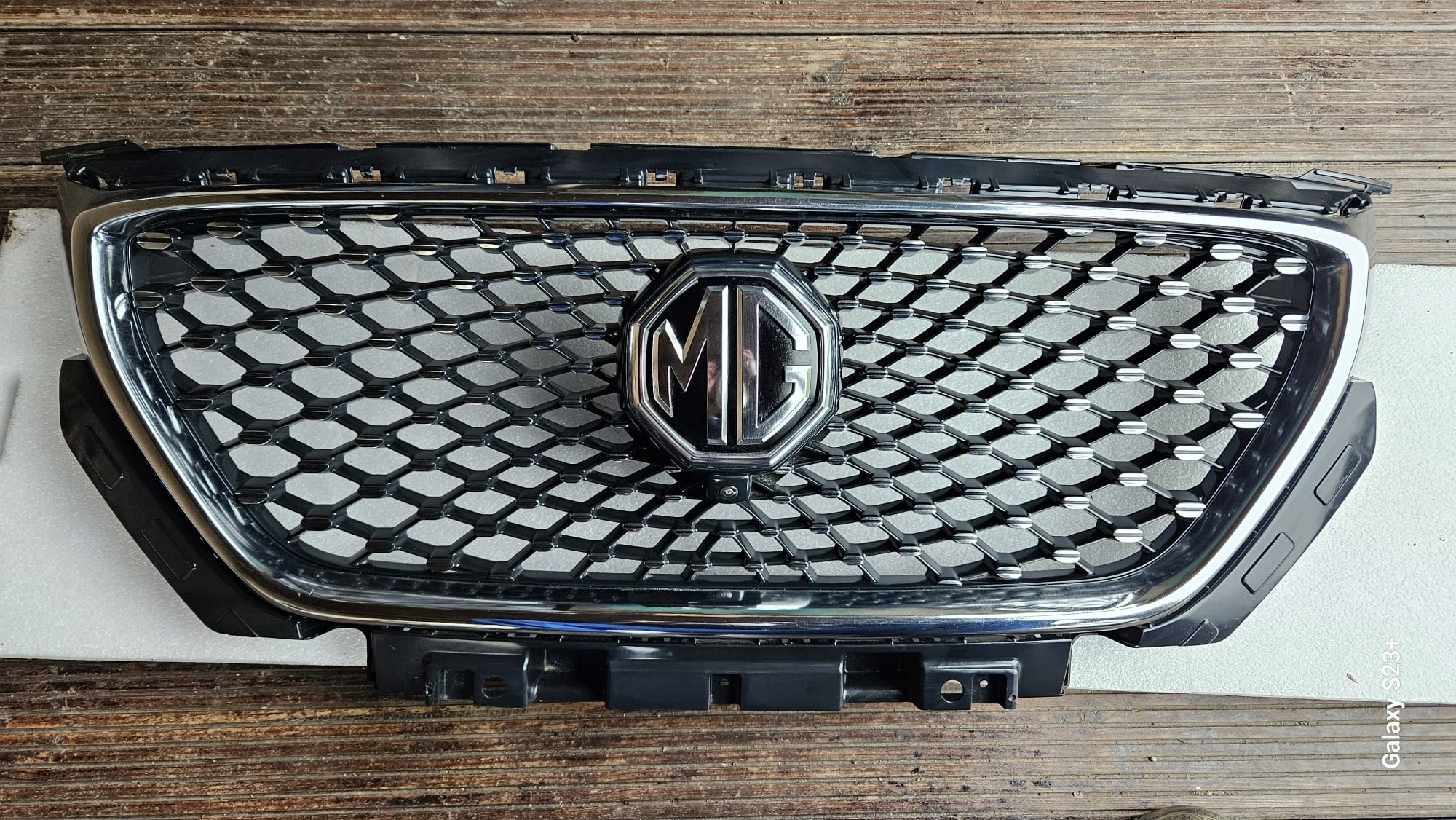 Grill atrapa z kamerą MG ZS 10021164