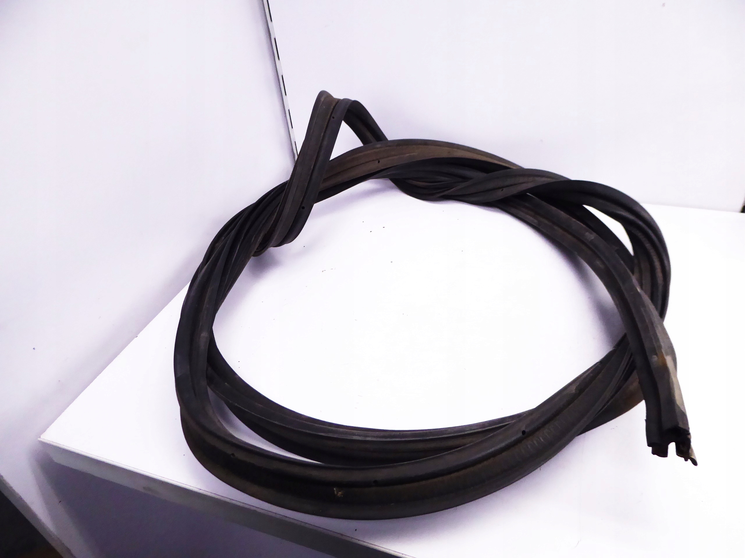 NISSAN ALMERA TINO 5D USZCZELKA KLAPY