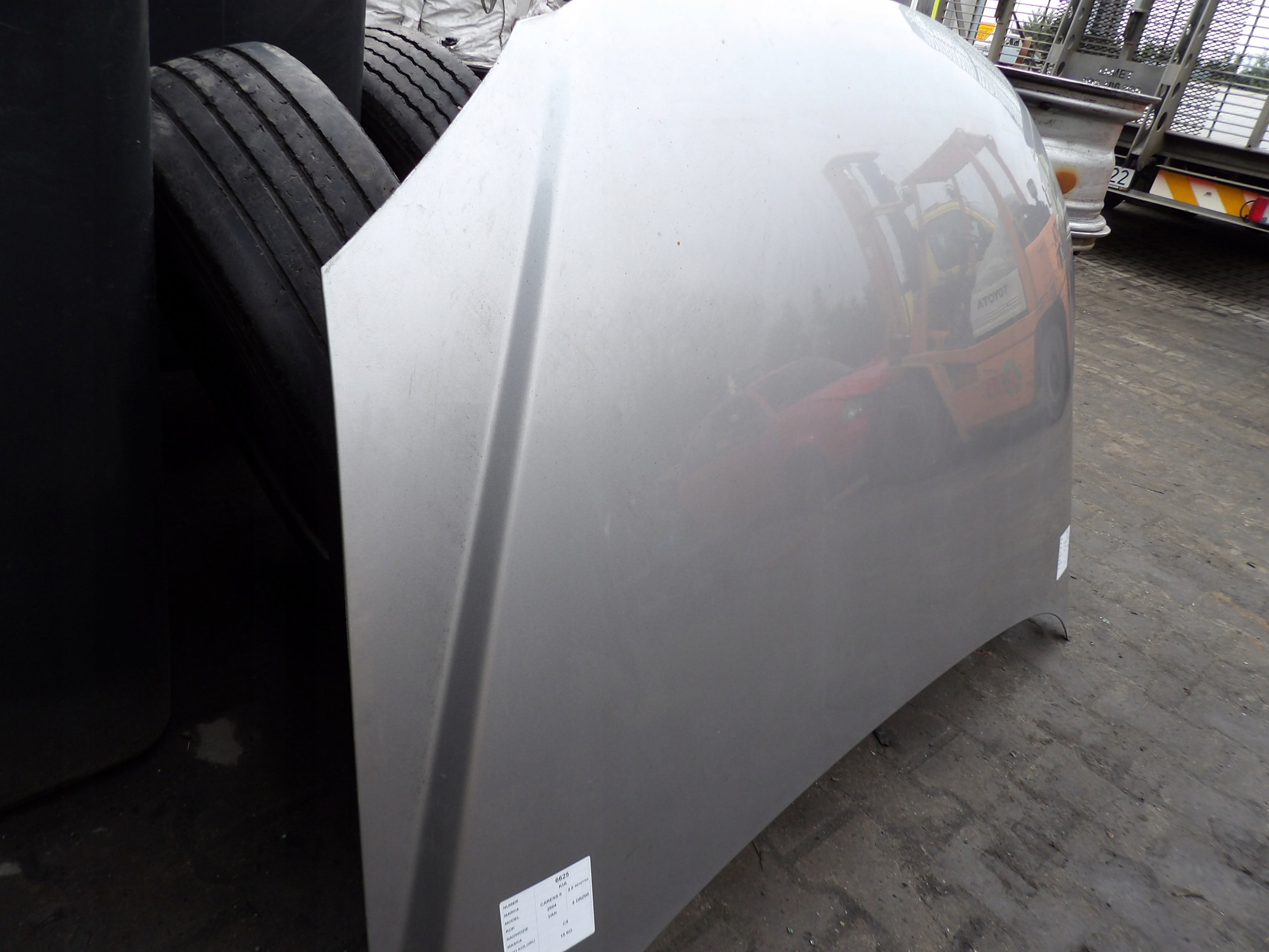 Kia Carens II bonnet lak. C5