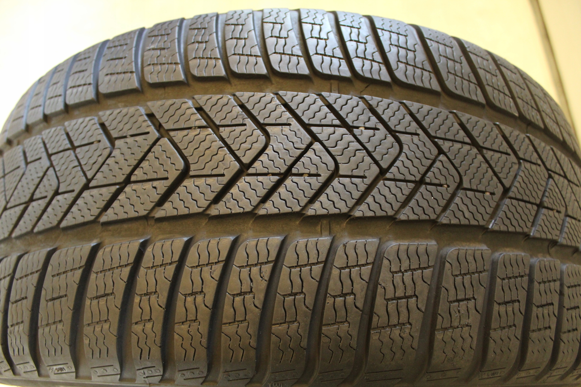 OPONA ZIMA PIRELLI SOTTOZERO 3 M0 275 40 18 103V Marka Pirelli