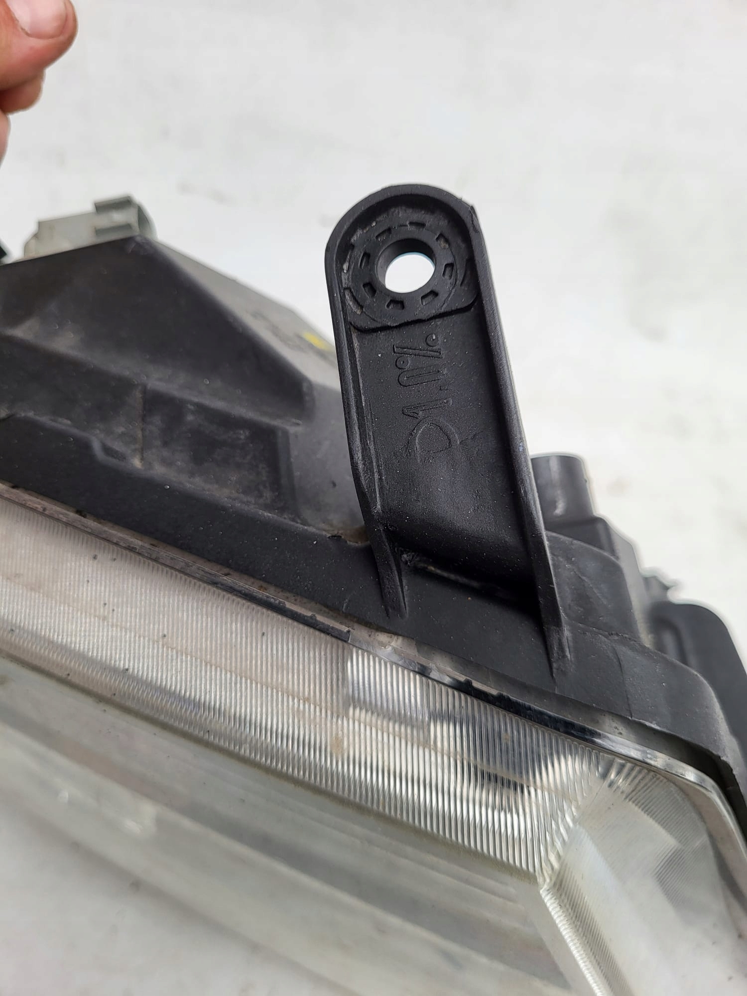 NISSAN NAVARA D40 LIFT 10-14 light right front front 260105X10B