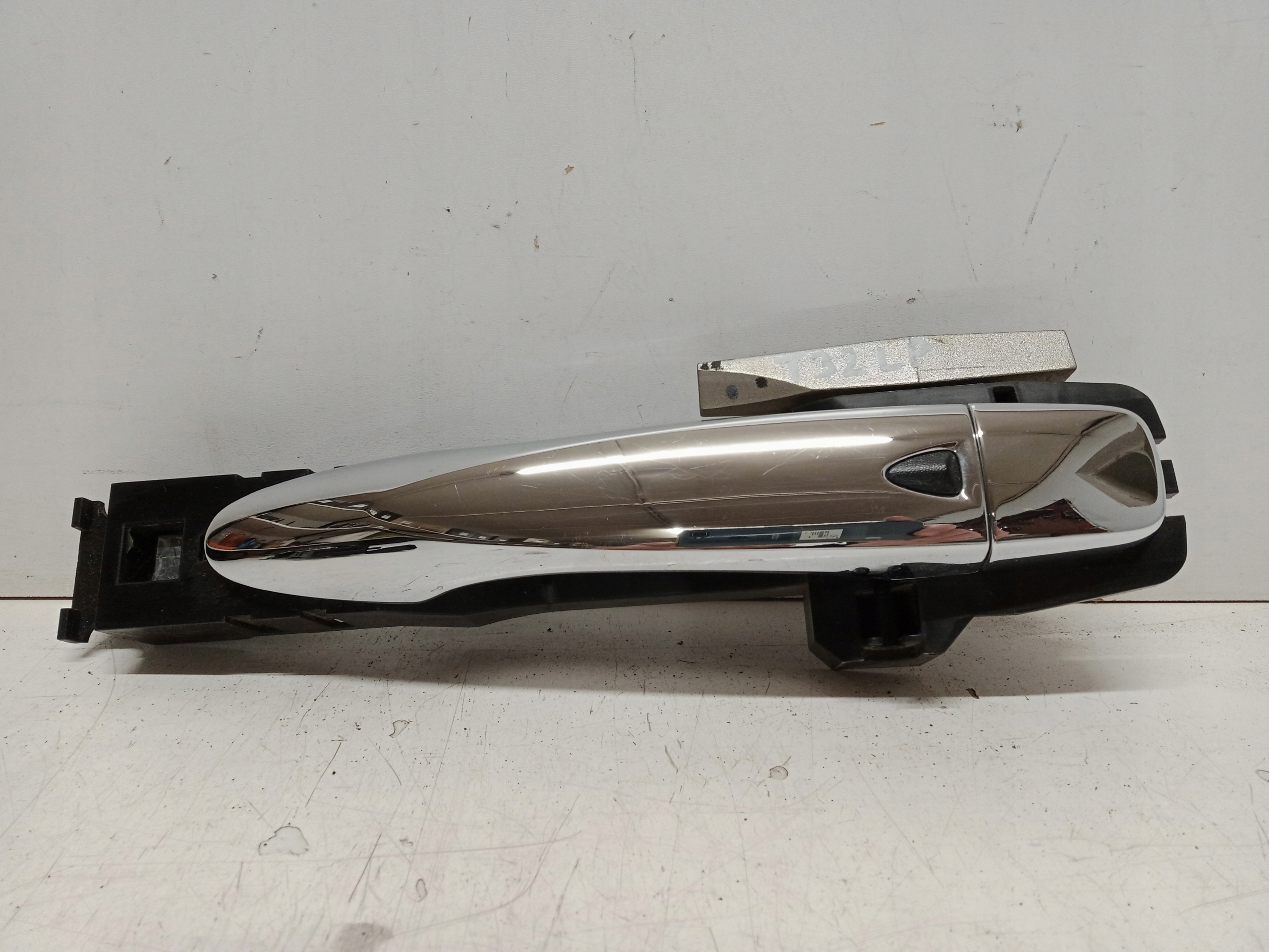 NISSAN X-TRAIL T32 LIFT 17- KLAMKA CHROM LEWA PRZEDNIA