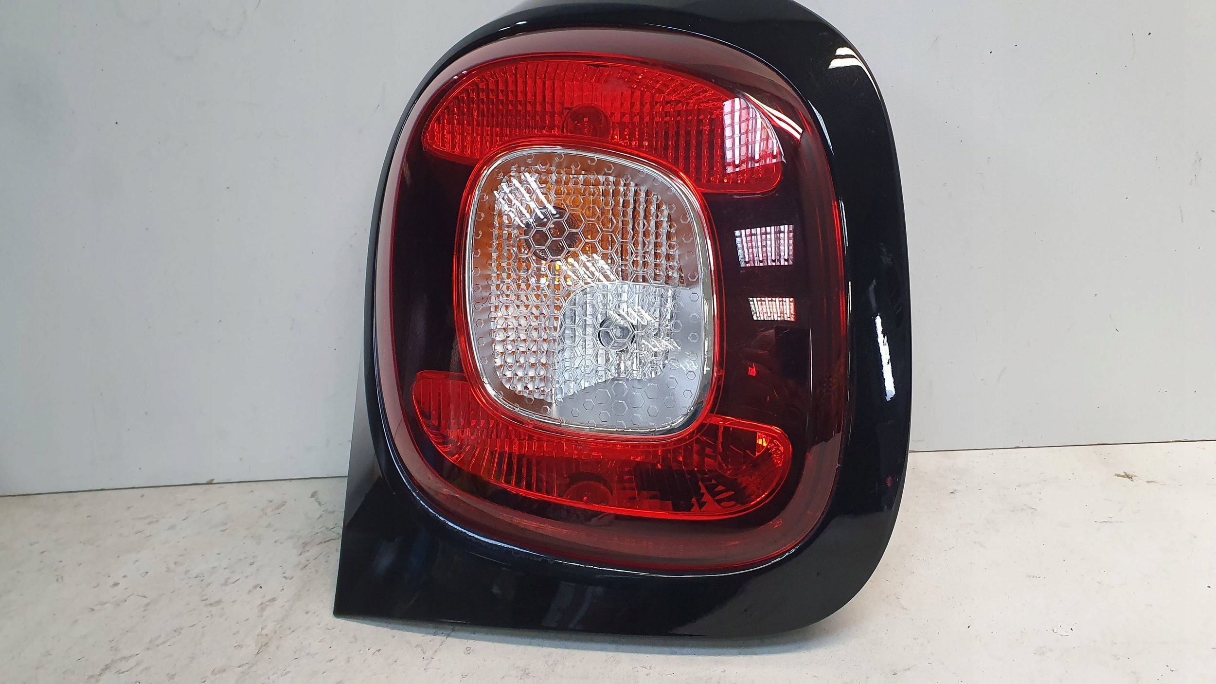 light rear part left A4539063100 SMART FORFOUR III 14