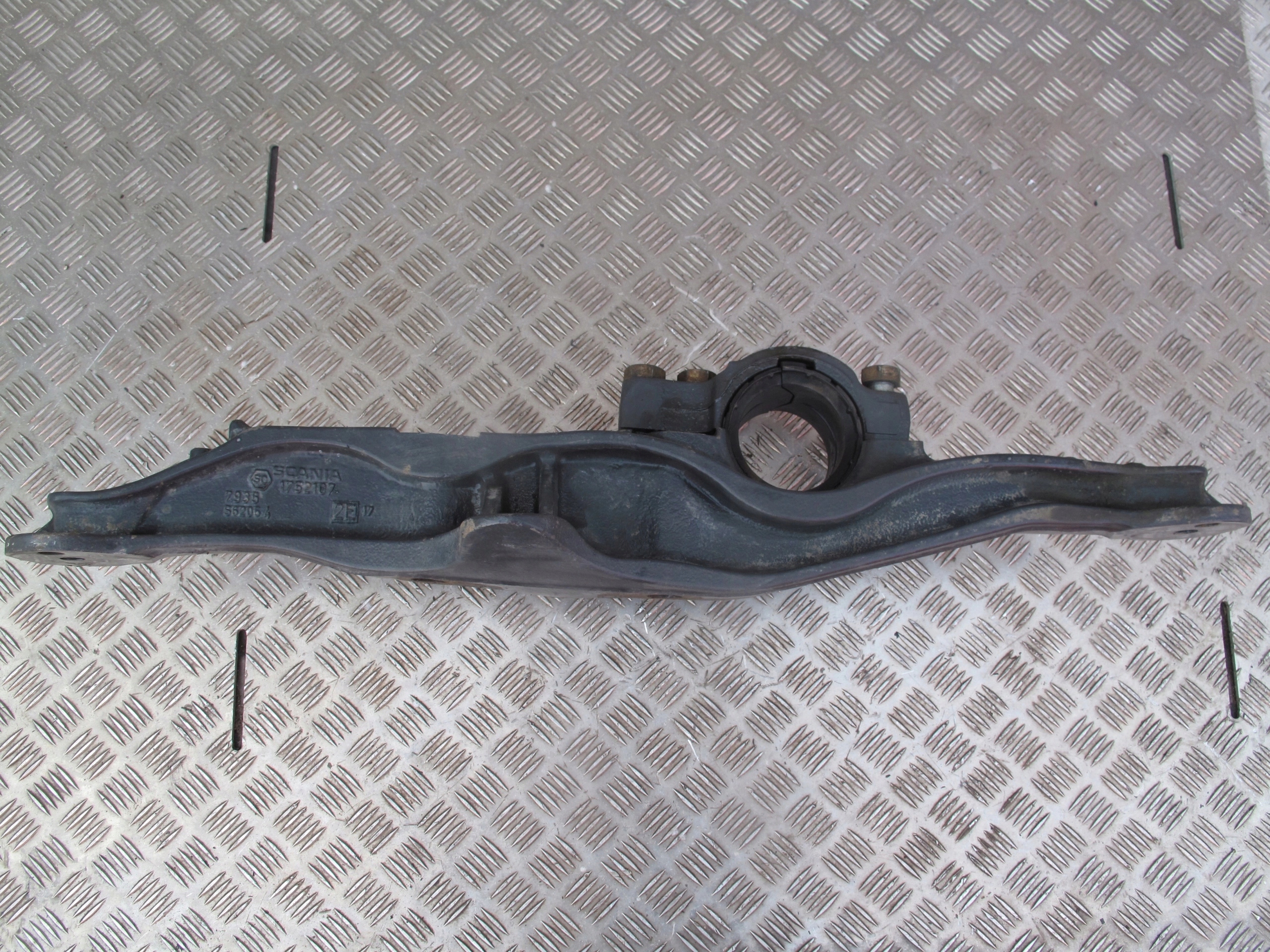 DELFIN MOCOWANIE WSPORNIK SCANIA R S Producent części Scania OE