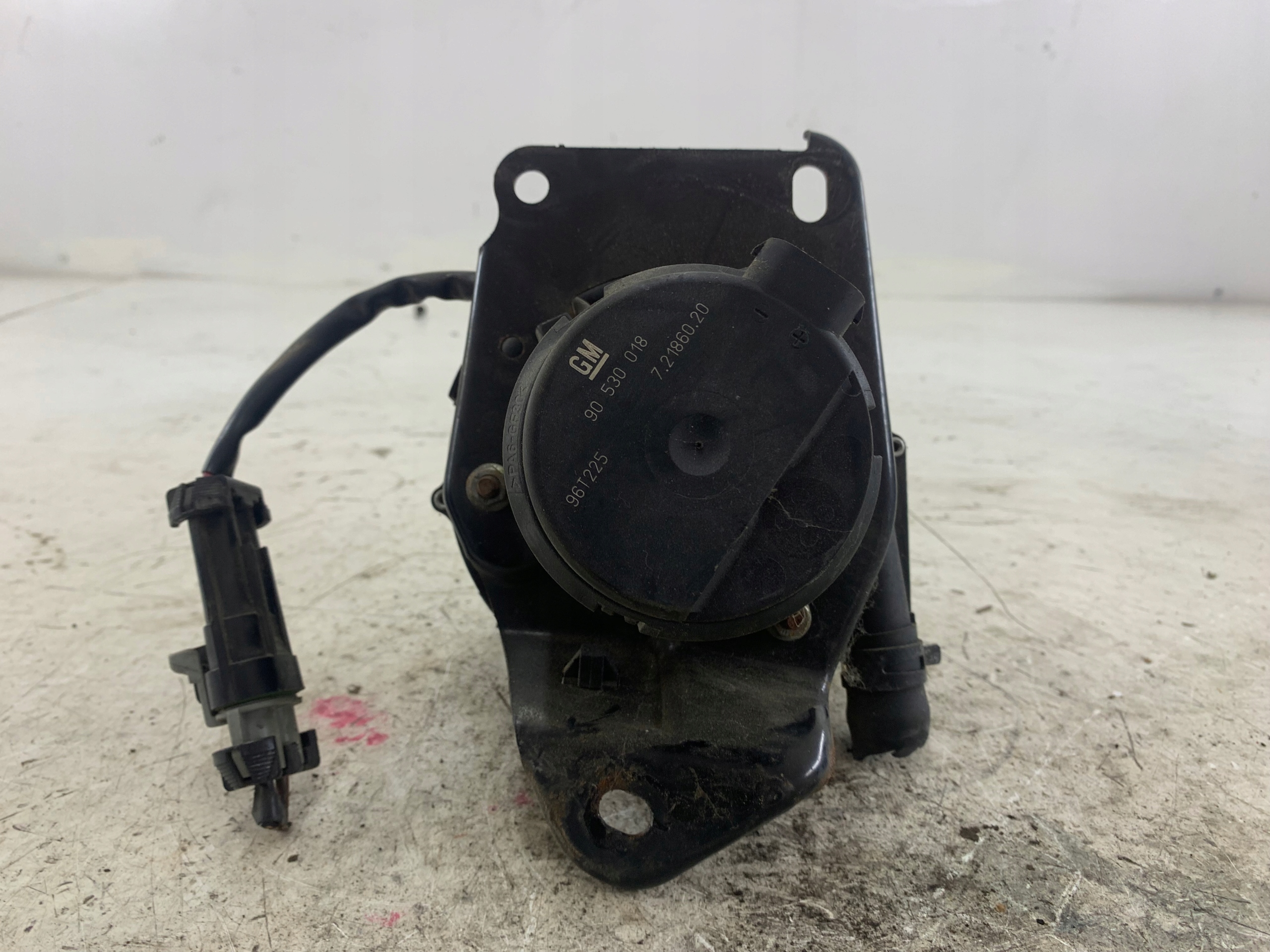 OPEL VECTRA B pump air secondary 90530018