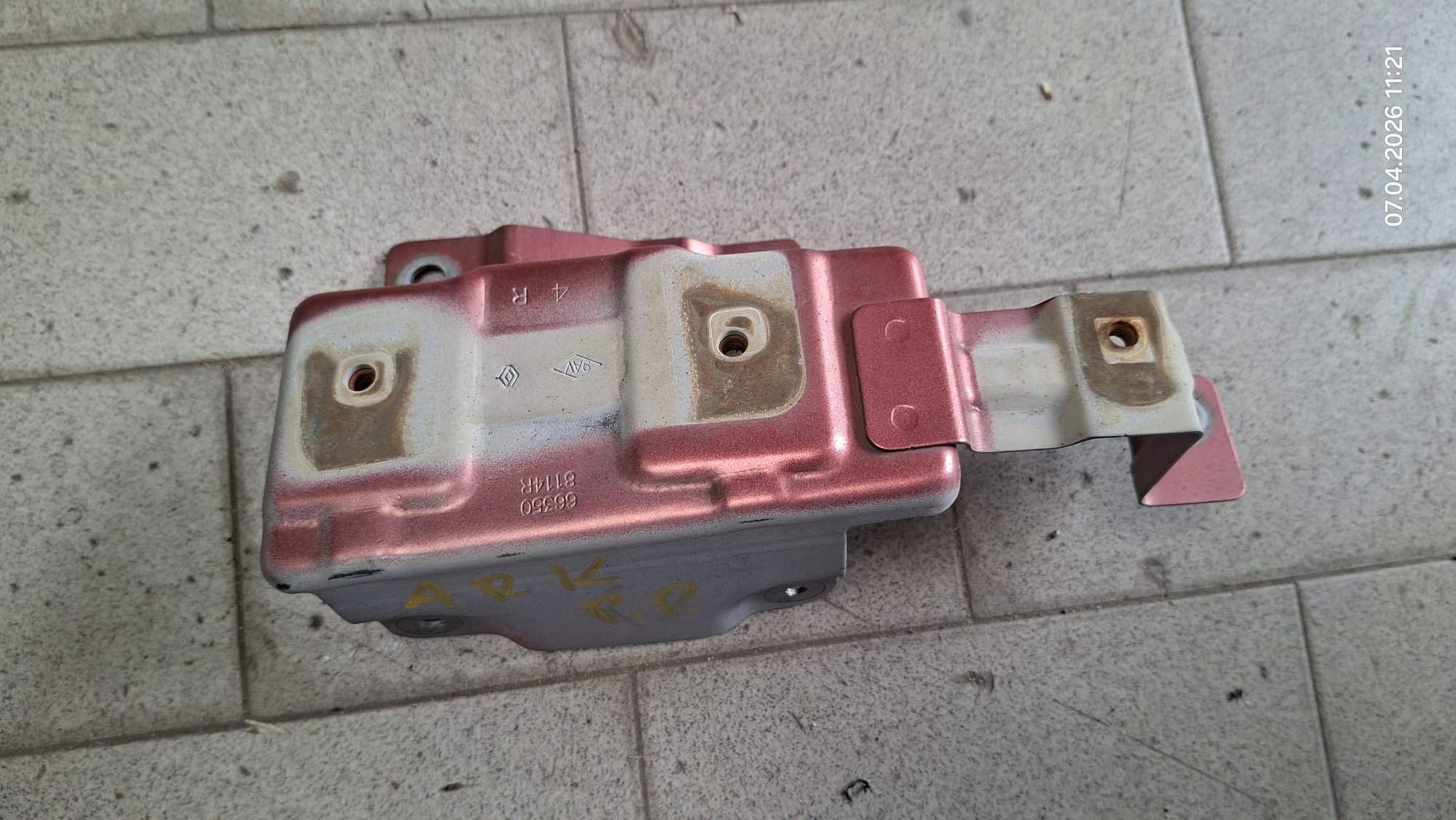 Console Support plaque Aile Avant Bouche buse Droit Renault Arkana 663508114R