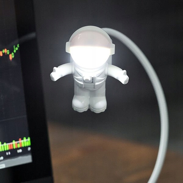 

Lampka Astronauta na Usb (carton box) Gadż