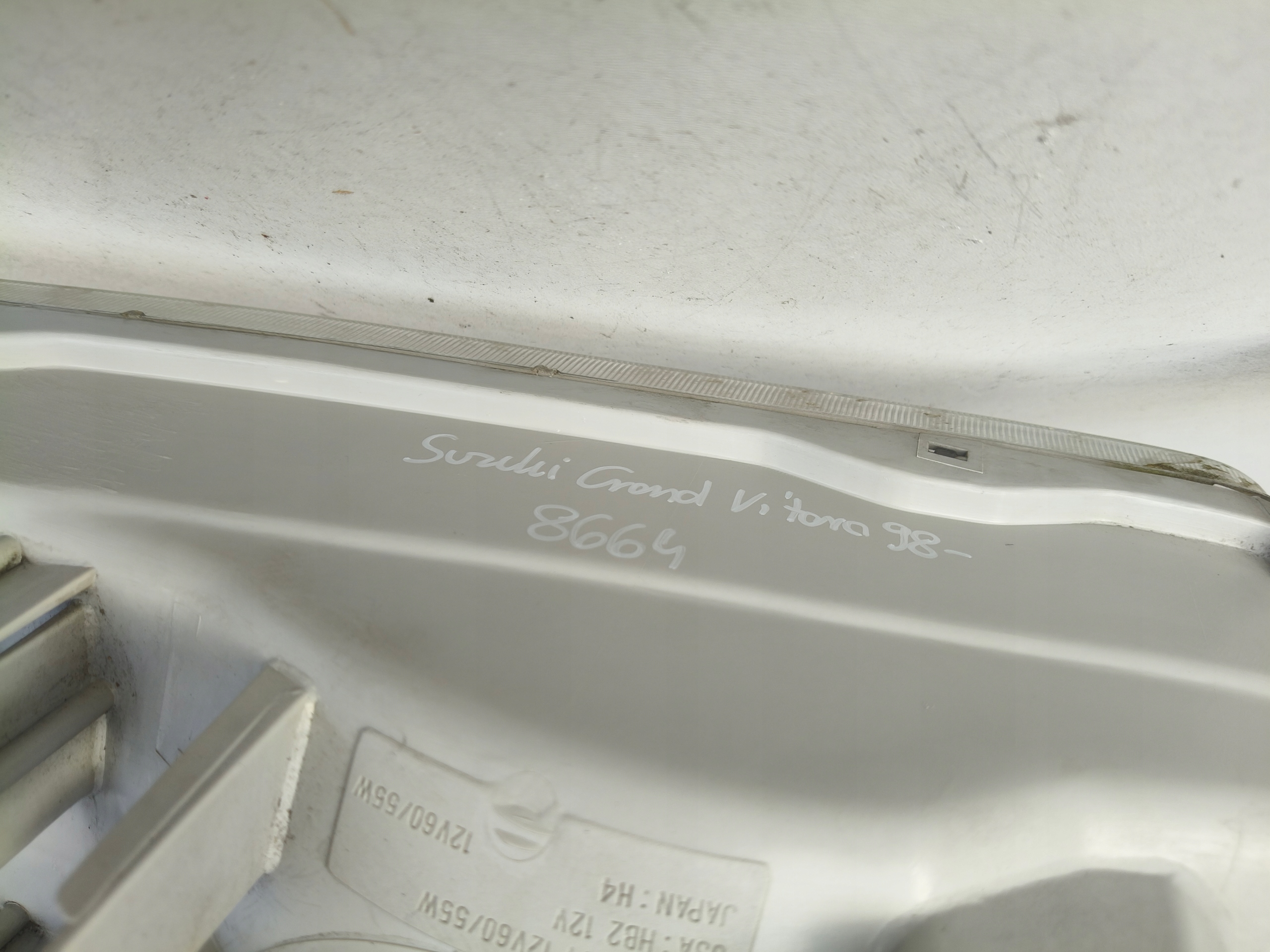 light right REFLEKTOR SUZUKI GRAND VITARA 98-05