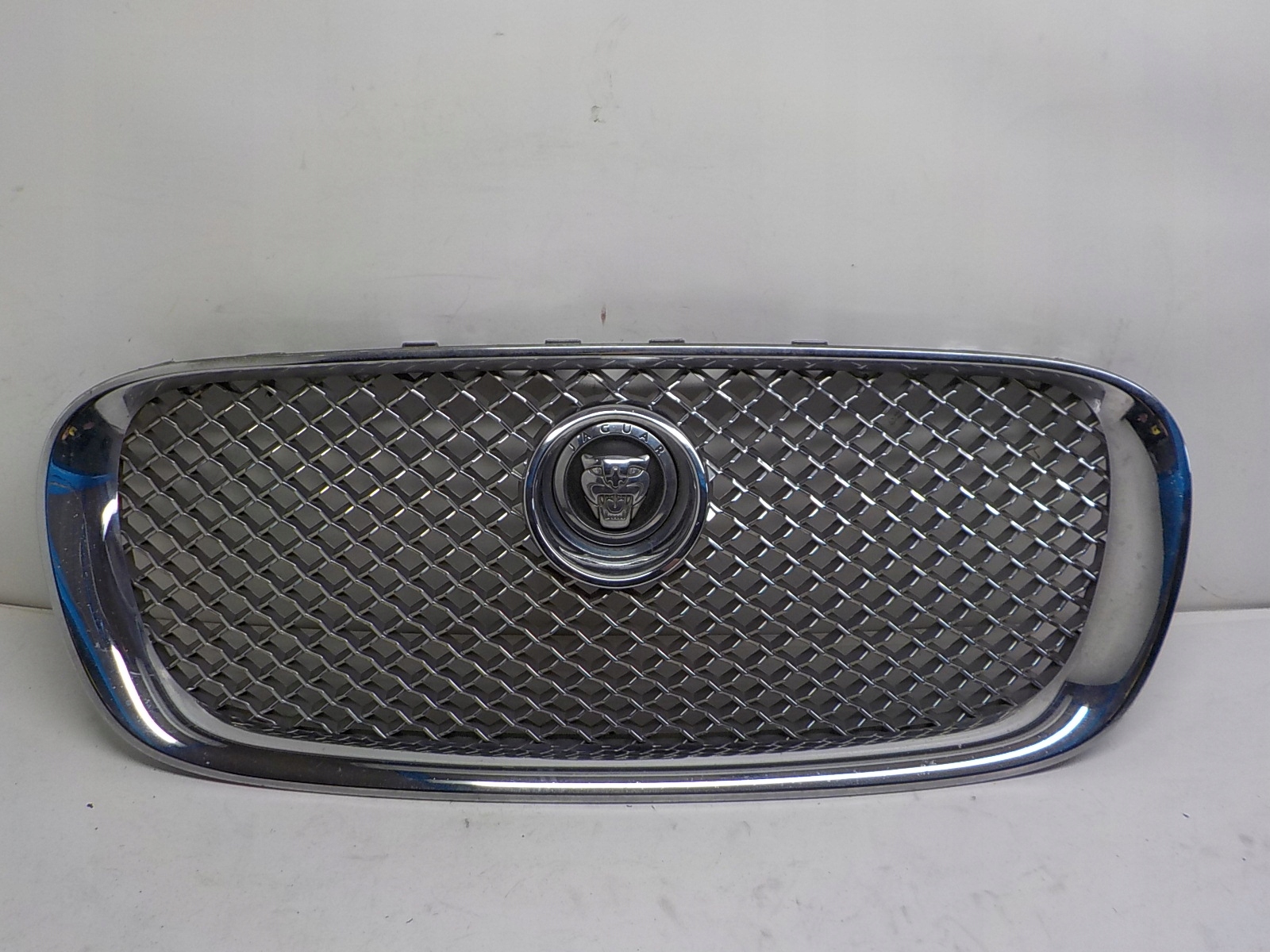 JAGUAR XF X250 grill grille radiator