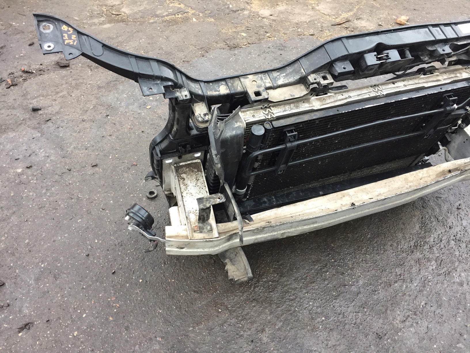 AUDI Q5 3.2 FSI support panel for radiators radiator pillar