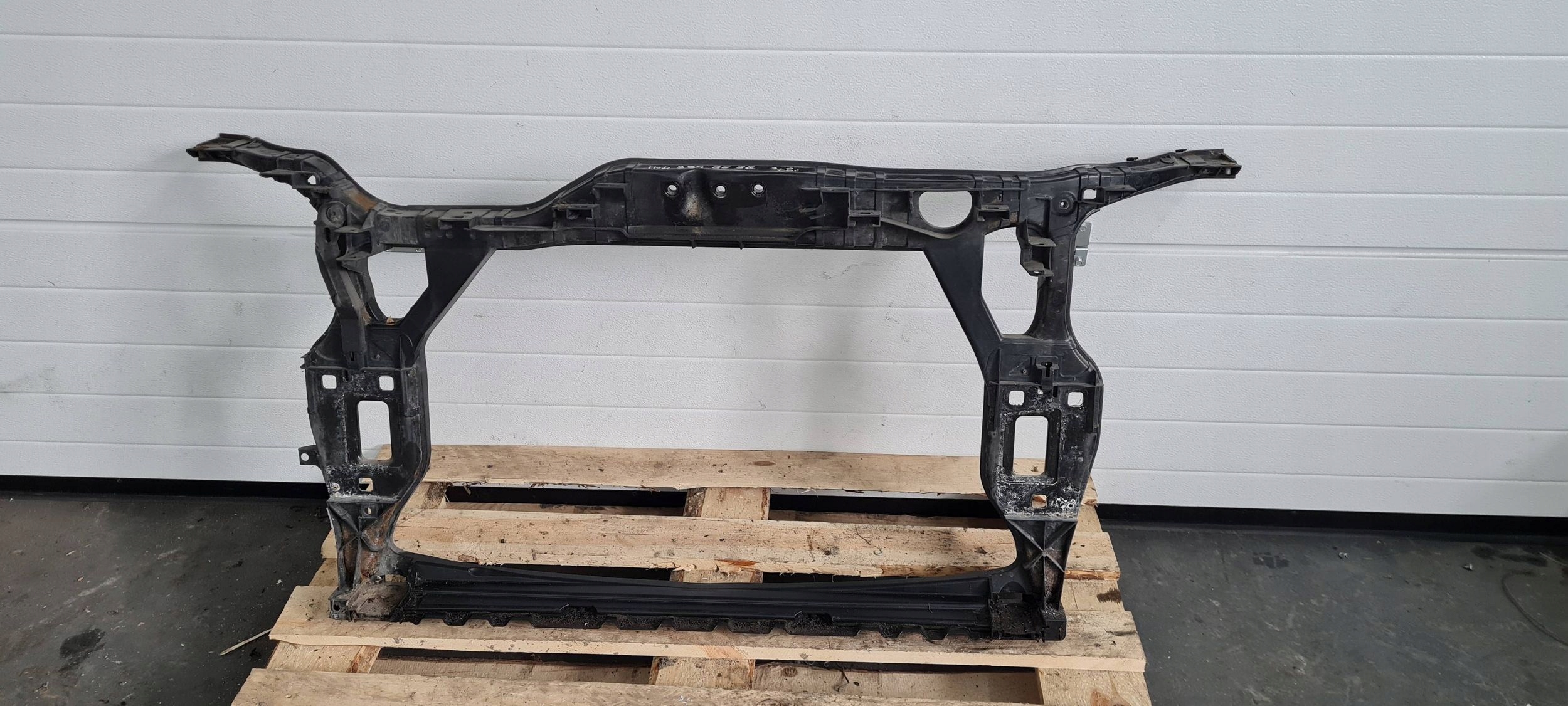 Q5 8R support panel for radiators pillar iron 8R0805594 8R0805594B