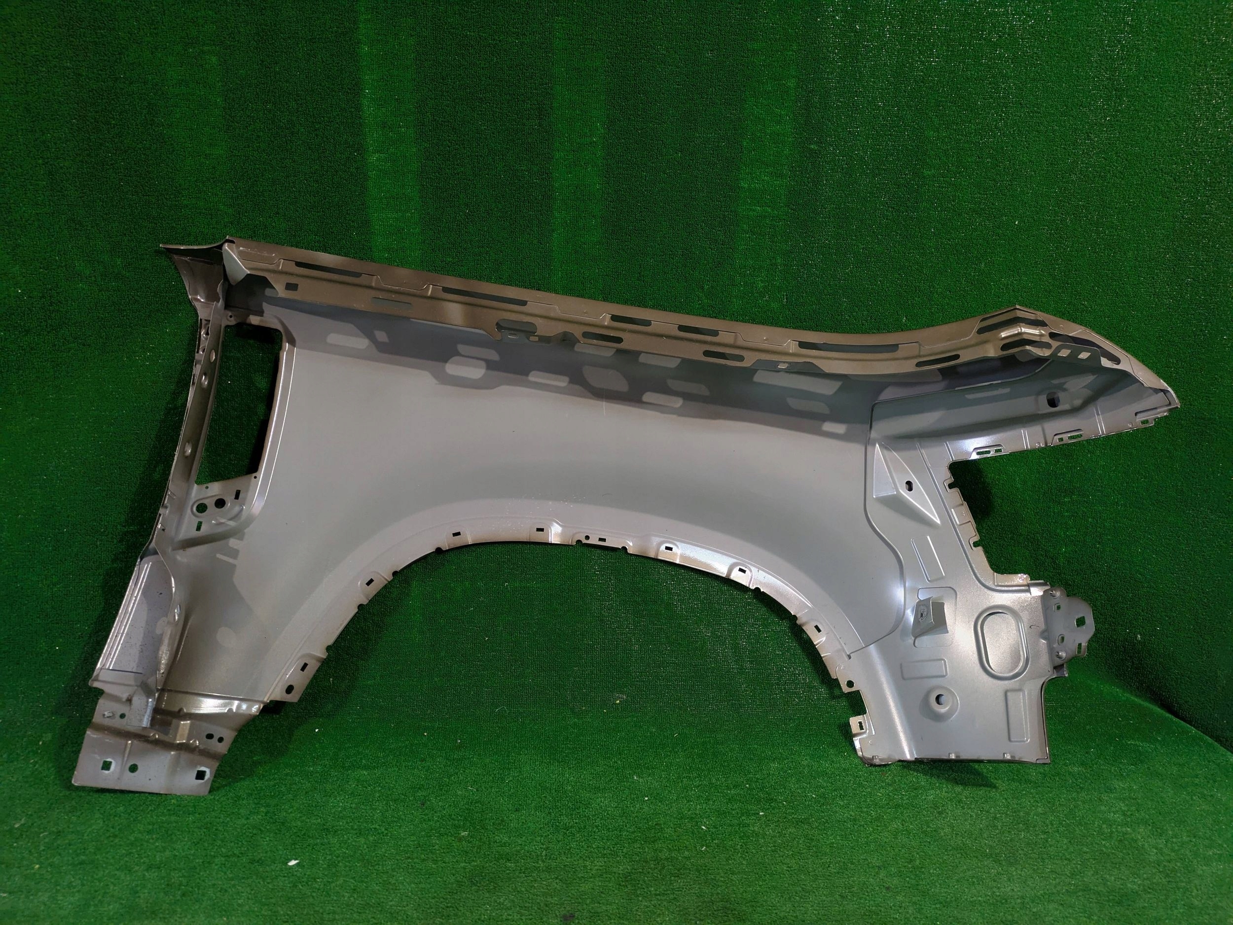 fender front left front LAND ROVER DEFENDER II 20