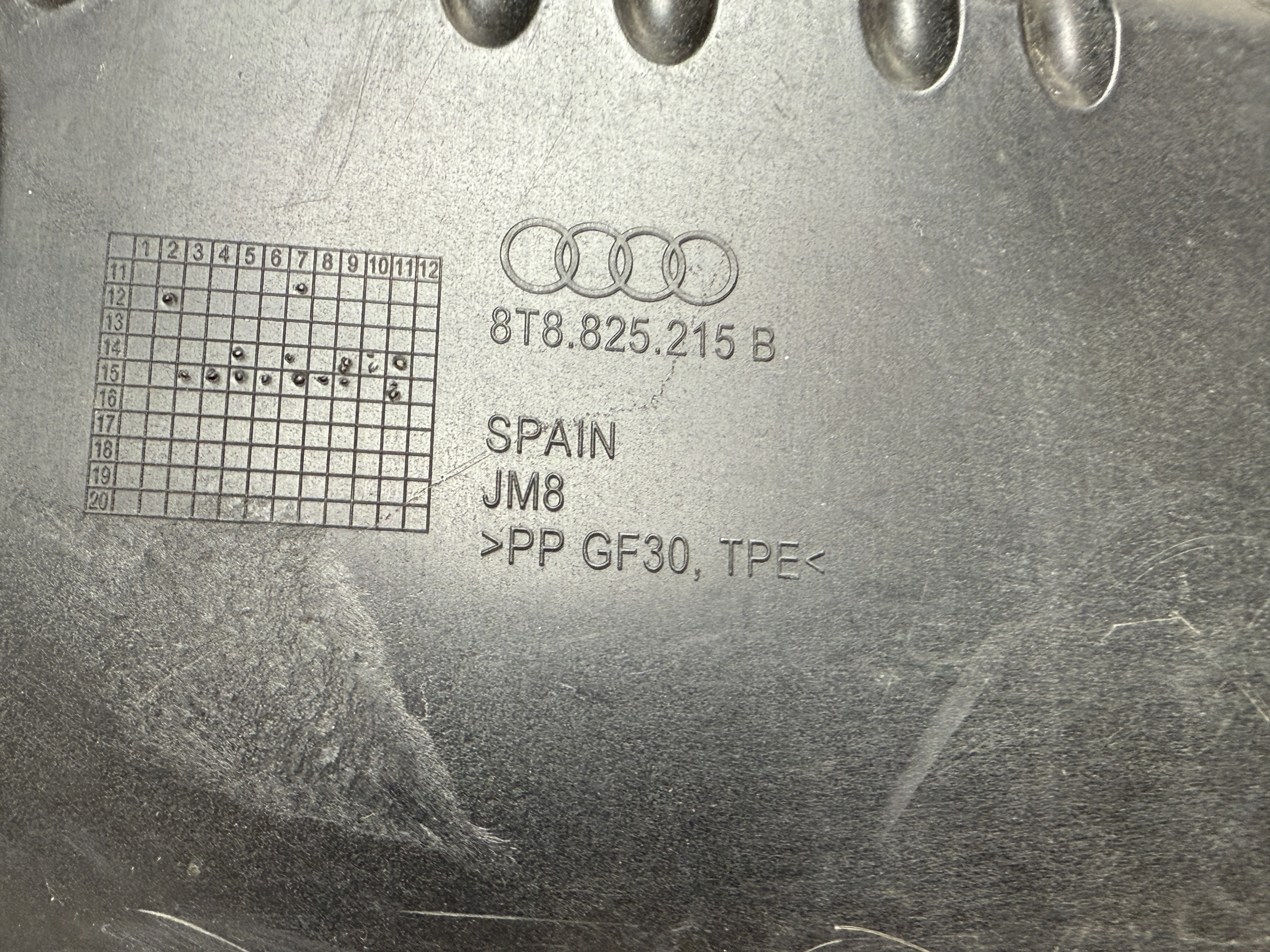 AUDI A5 8T cover chassis left rear part 8T8825215B