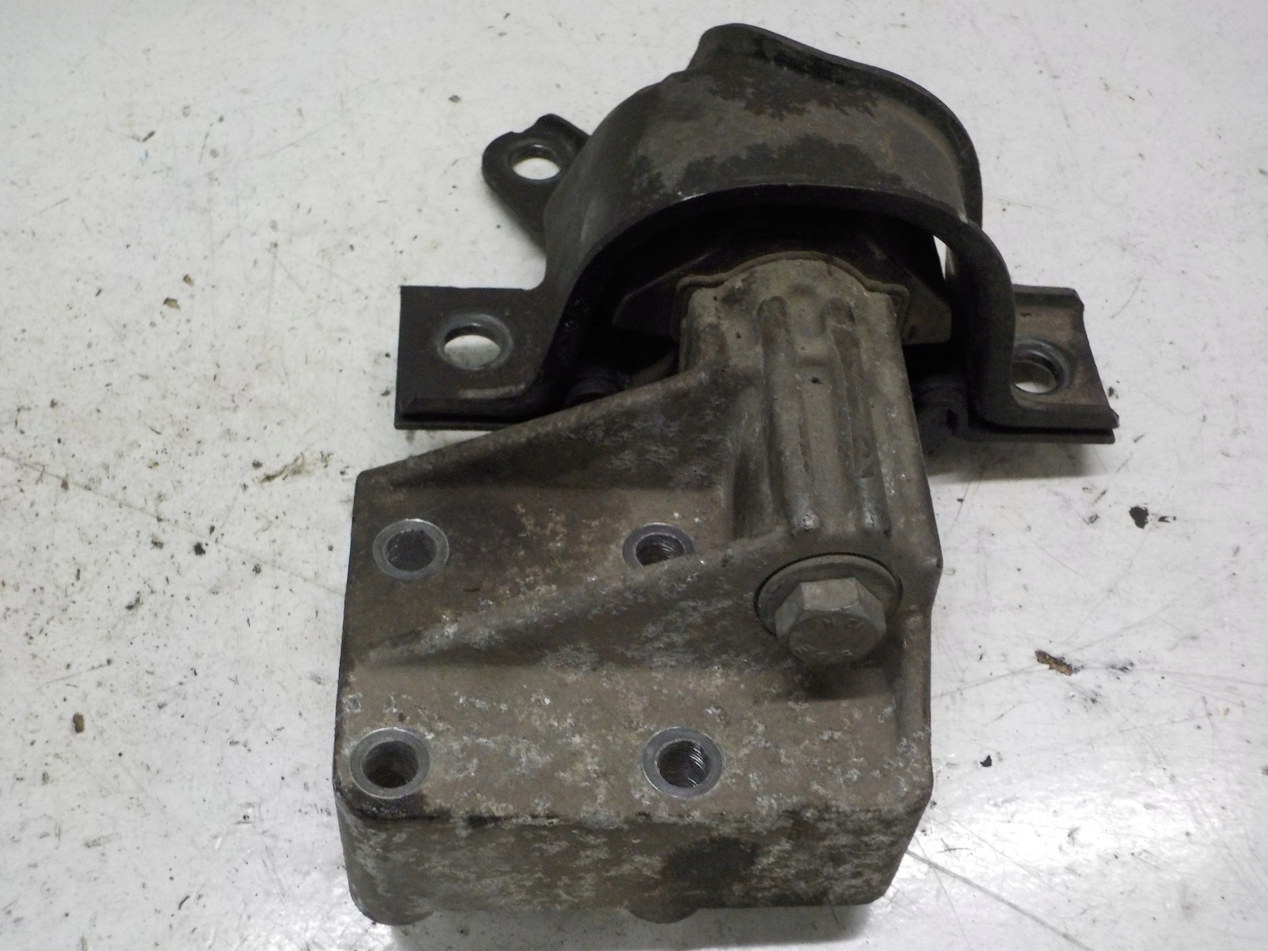 FIAT PUNTO II ŁAPA SILNIKA