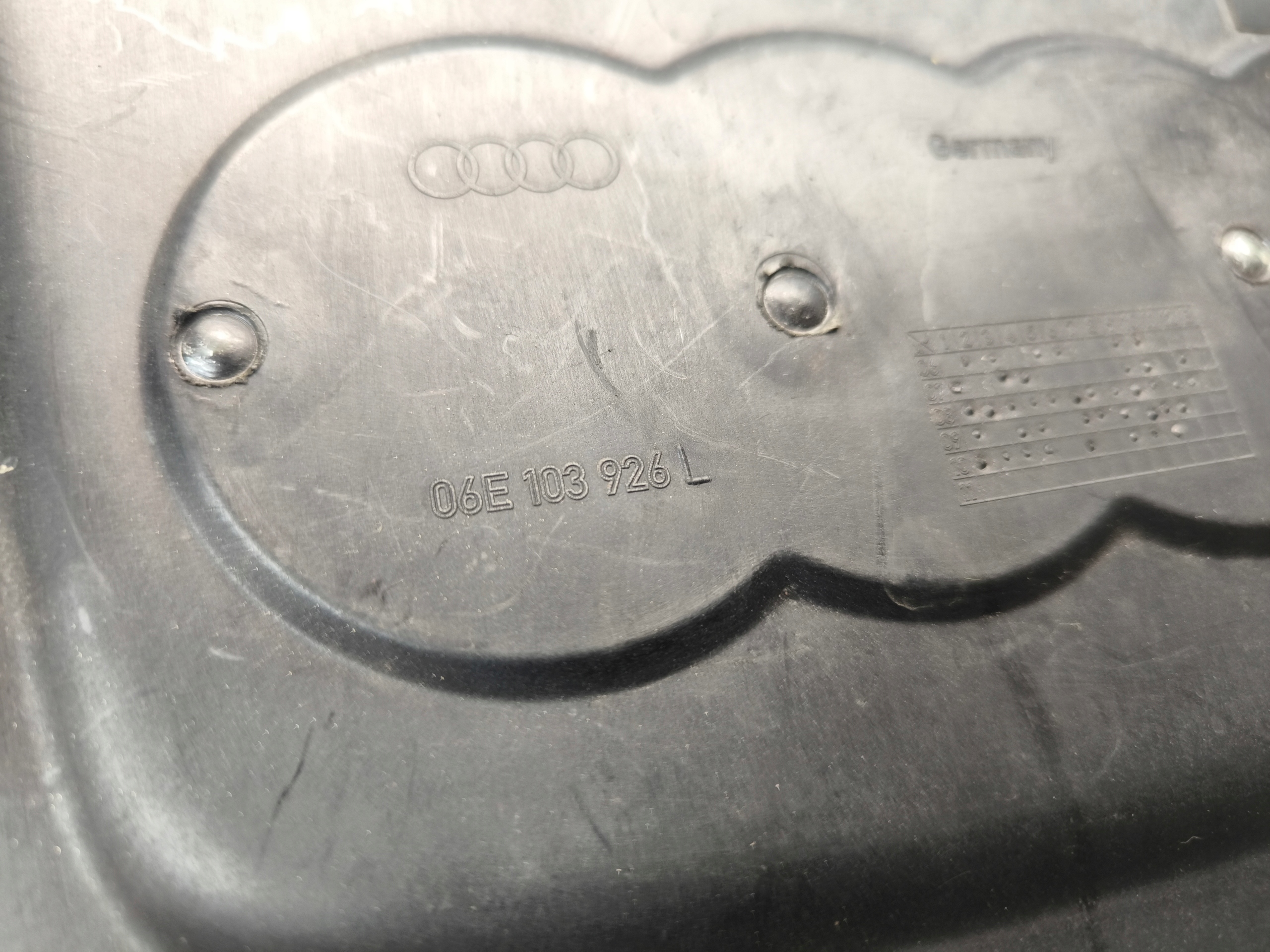 cover engine housing cover AUDI A4 B8 A5 8T 3.2 06E103926L !!!