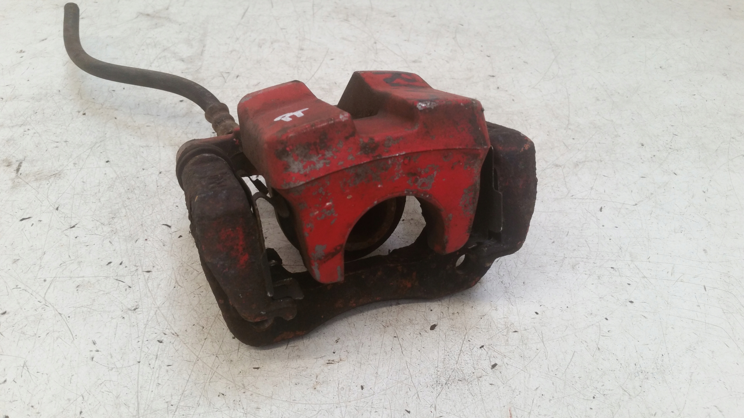 caliper right rear part Toyota RAV4