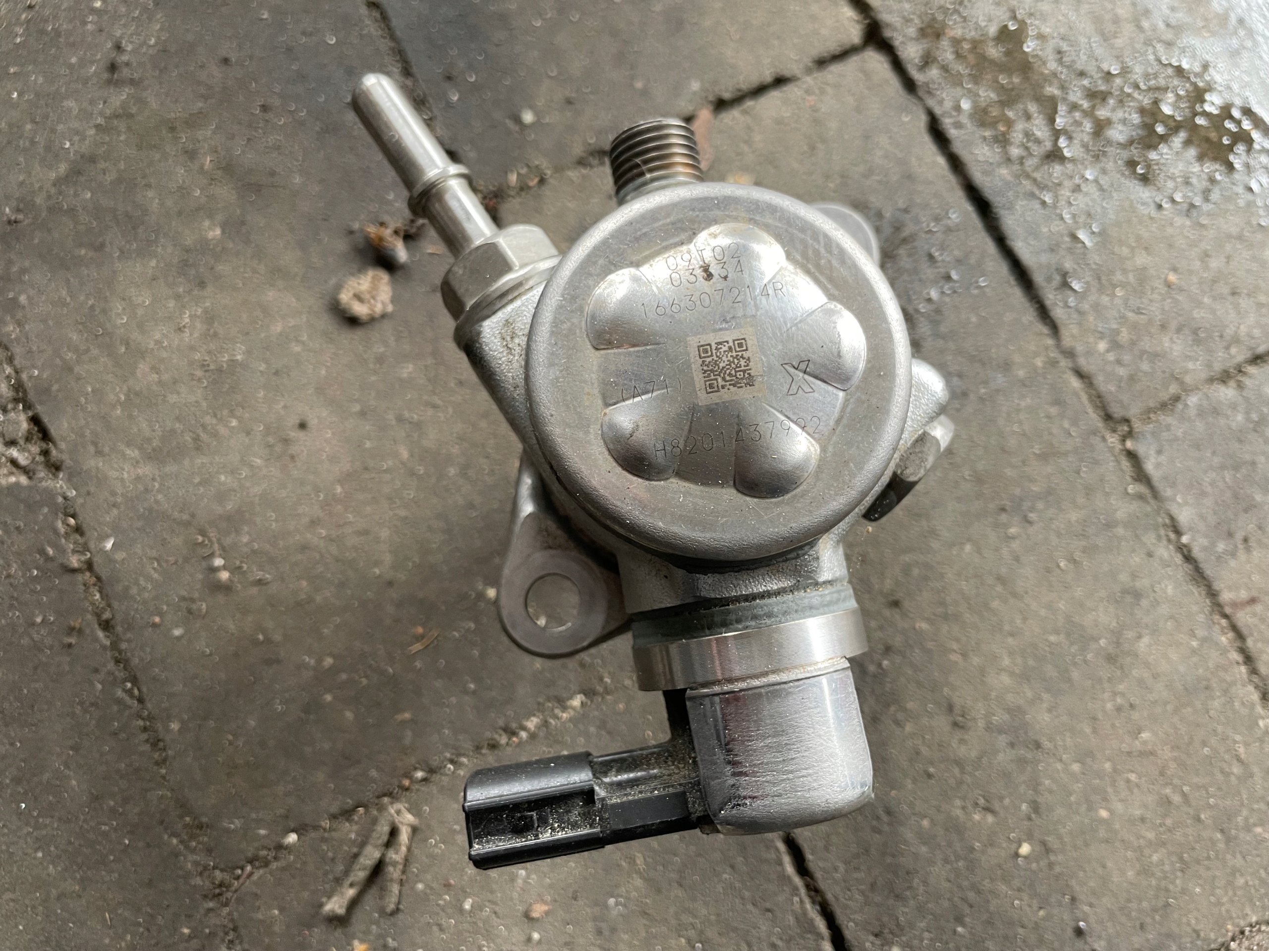 H8201437992 - Qashqai II J11 1.2 DIG-T 1.2 TCE топливный насос