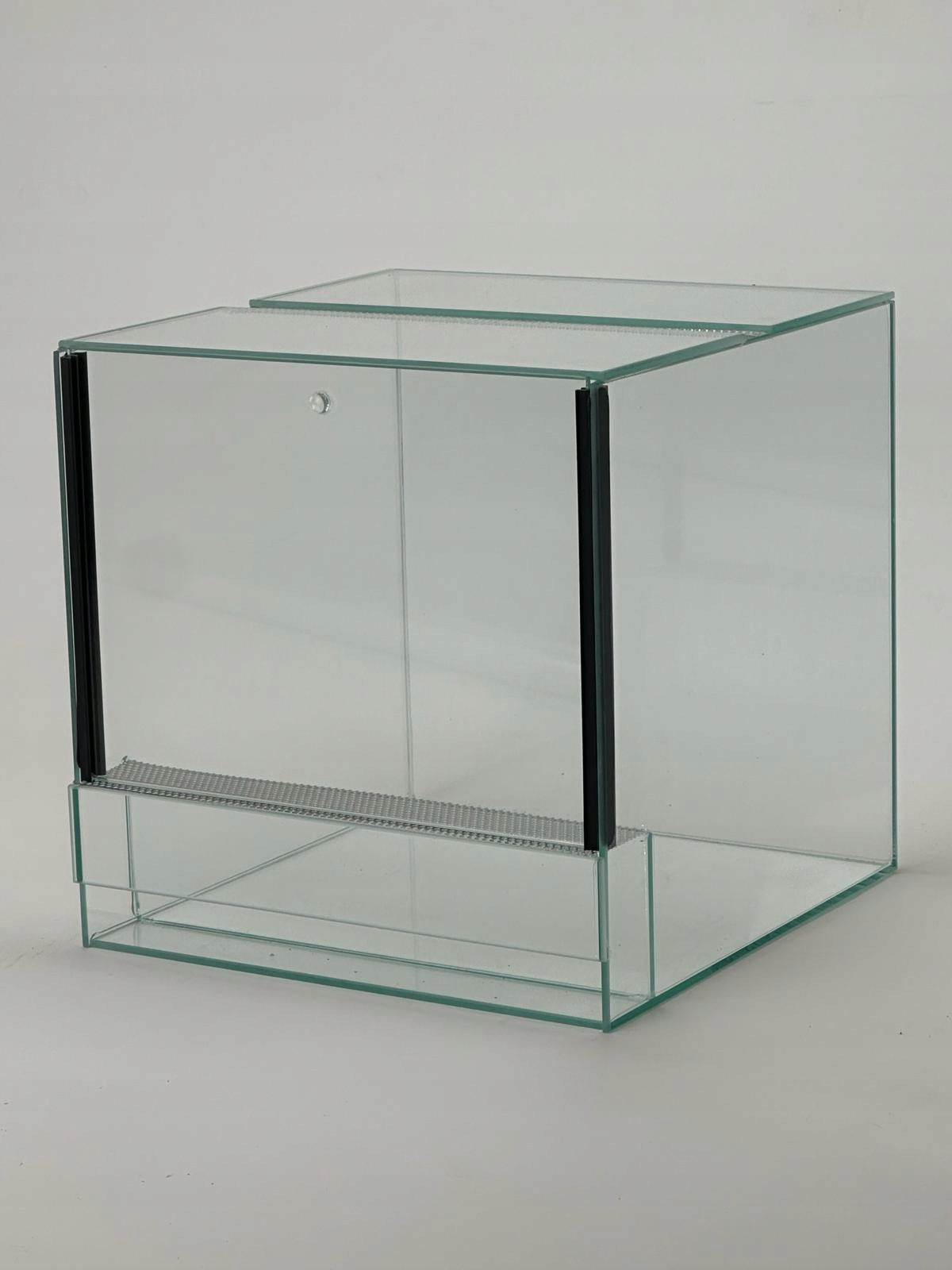 Levně Skleněné terárium s ventilací 30x30x30 – posuvné dveře, 27 l