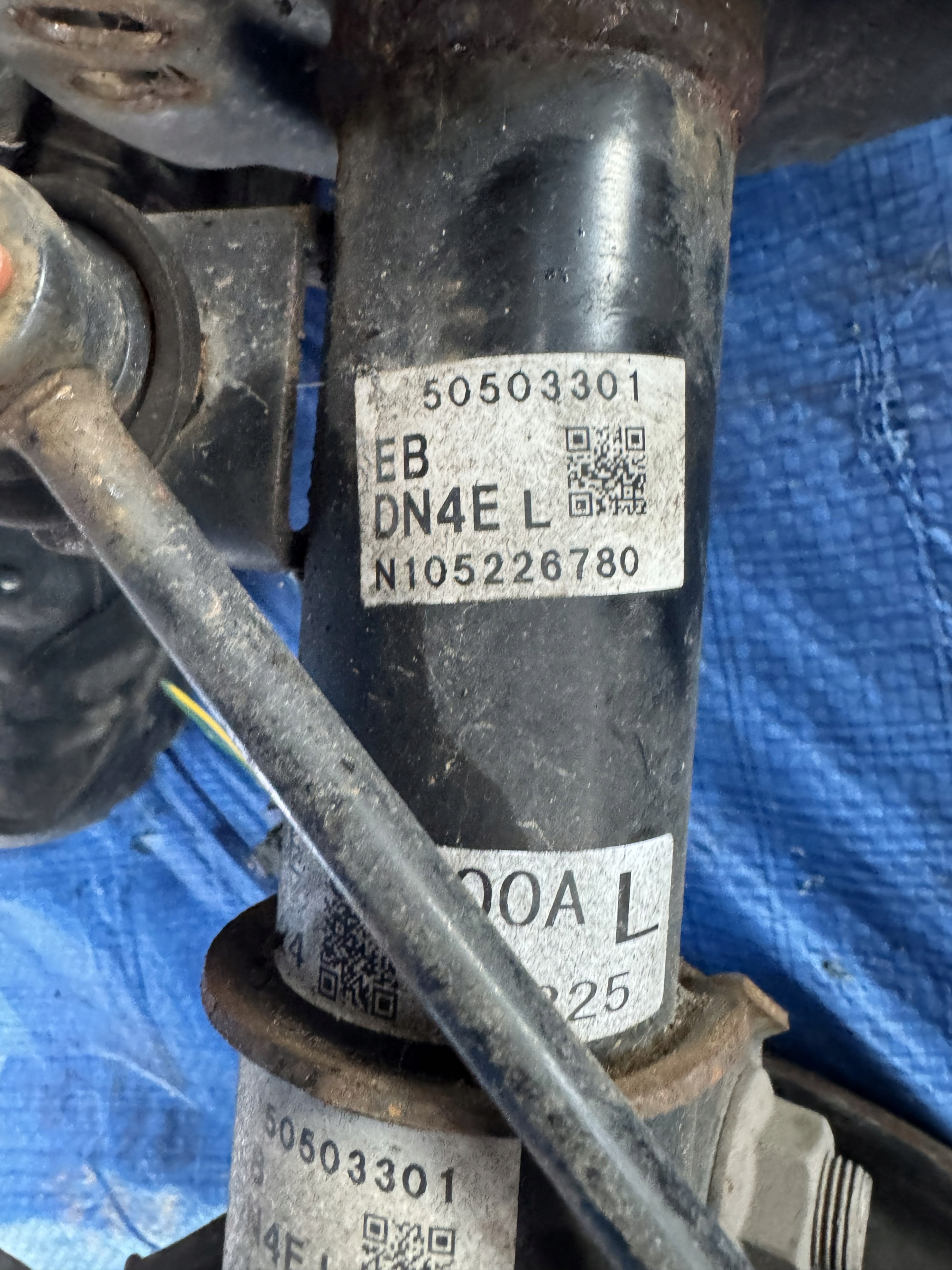 передний левый mazda MX-30 DN4E34900A