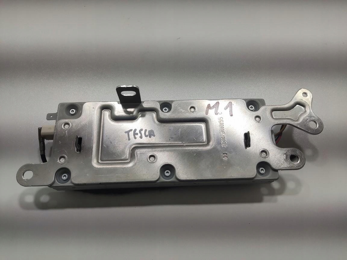 module control unit ANTENY TESLA MODEL 3 2017-2023 1079755-00-E