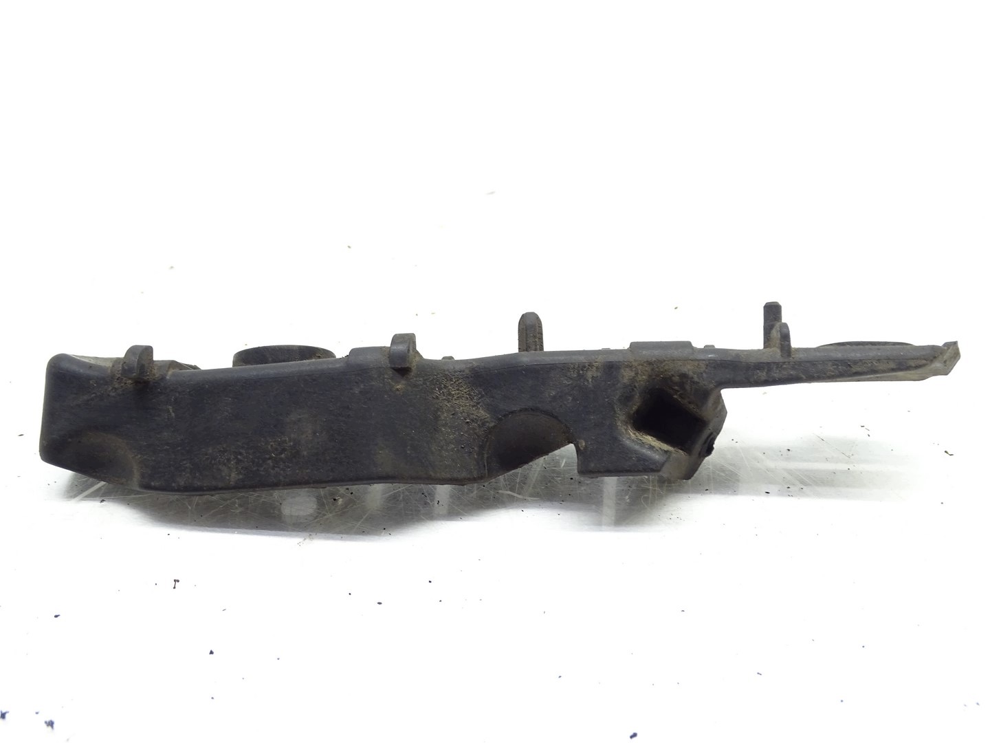 support holder of a bumper right front right front AUDI A3 8P 8P0807184B