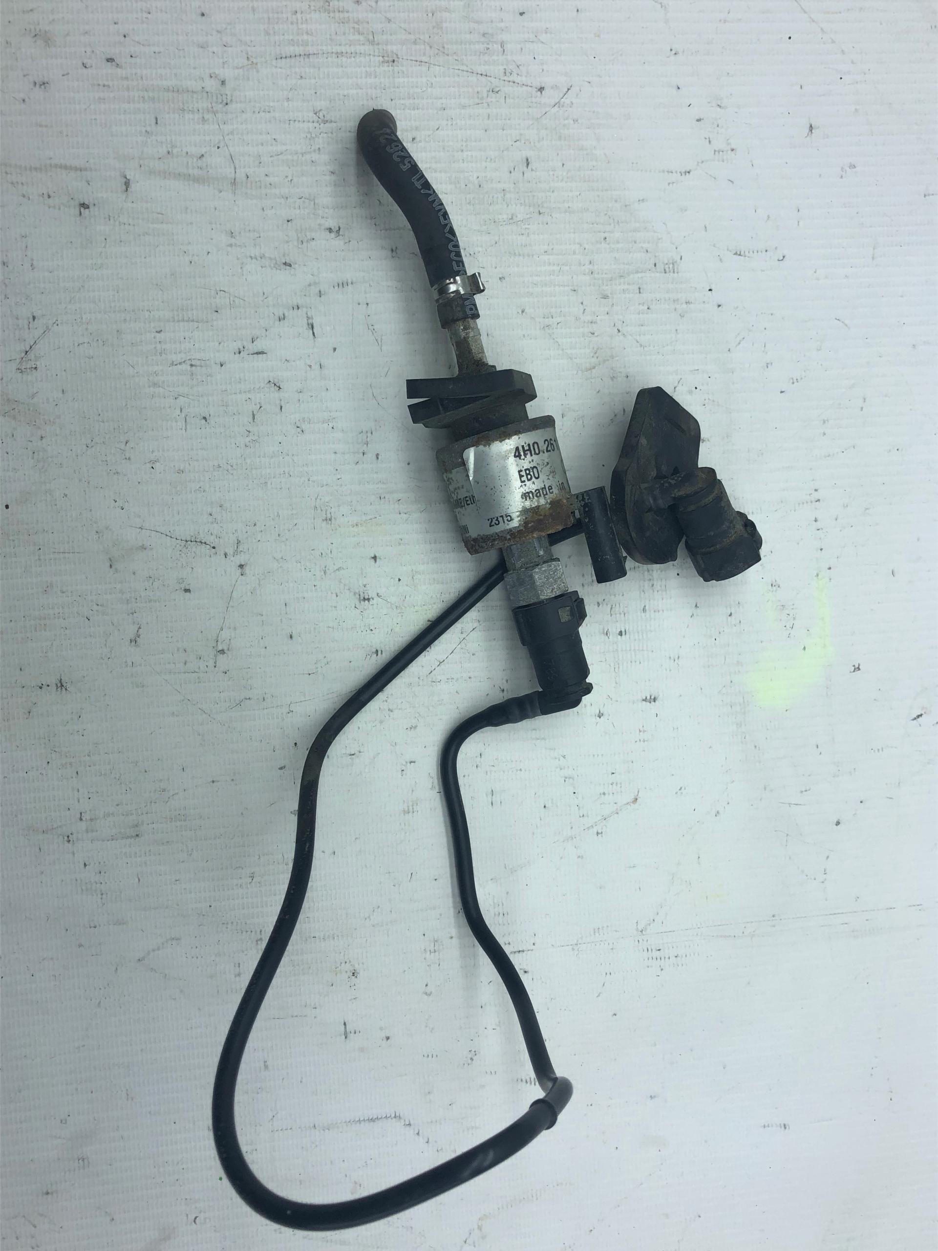 4H0261163 - AUDI A8 D4 S8 паливний насос WEBASTO бензин
