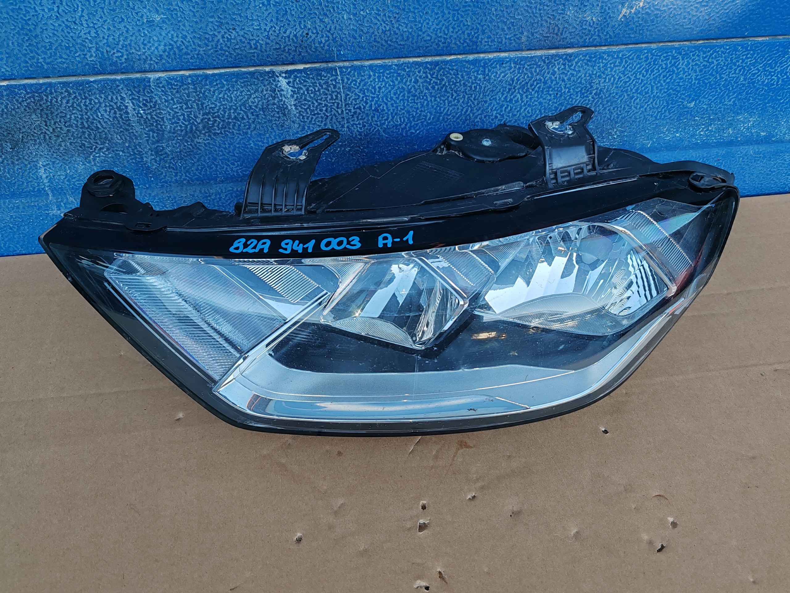 Audi A1 II 82A левый 82A941003