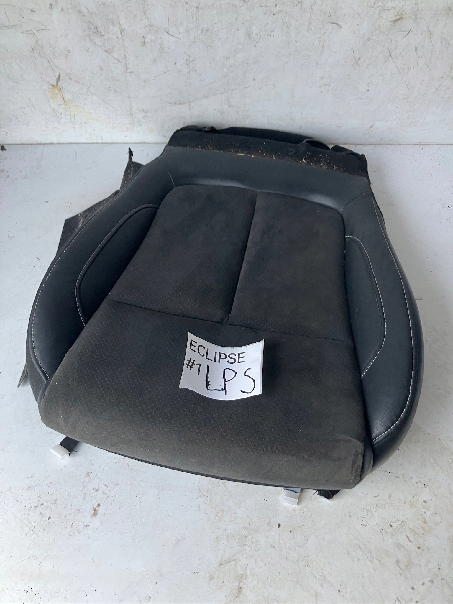 SIEDZISKO seat driver´s left front MITSUBISHI ECLIPSE CROSS semi leather
