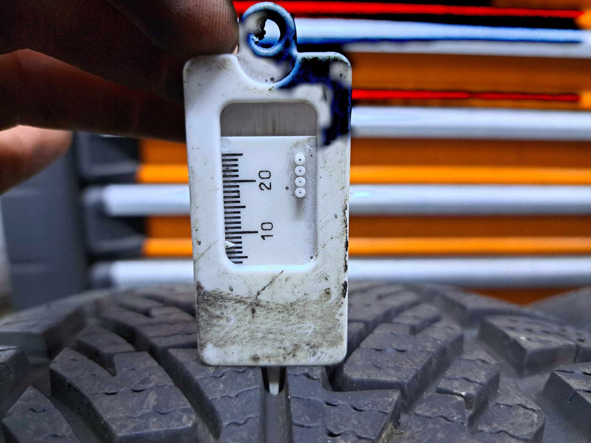 235/55R17 103V Goodyear Ultragrip 8 Performance CENA ZA PARĘ Marka Goodyear