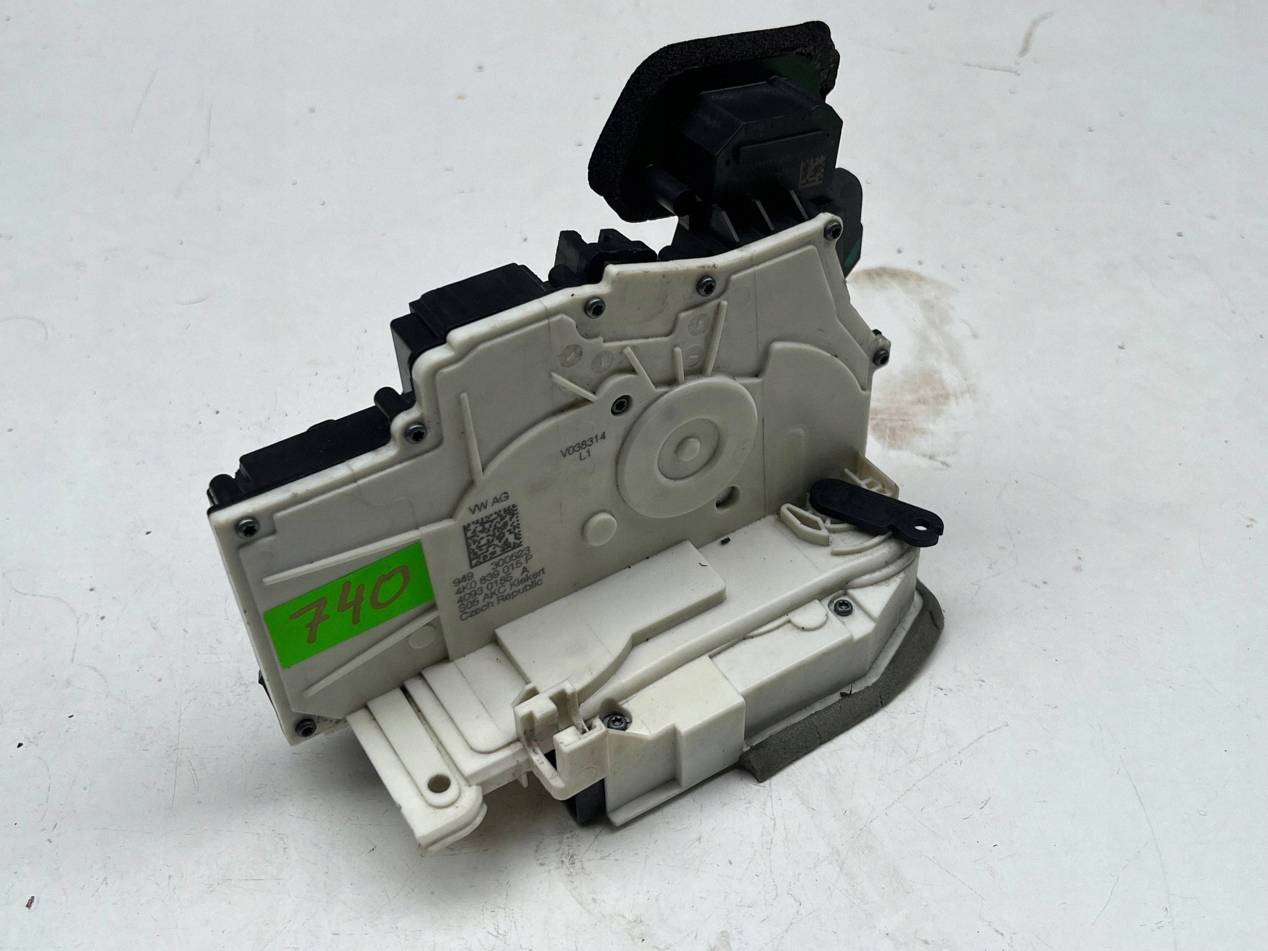 AUDI A6 C8 lock door left rear part 4K0839015P @M