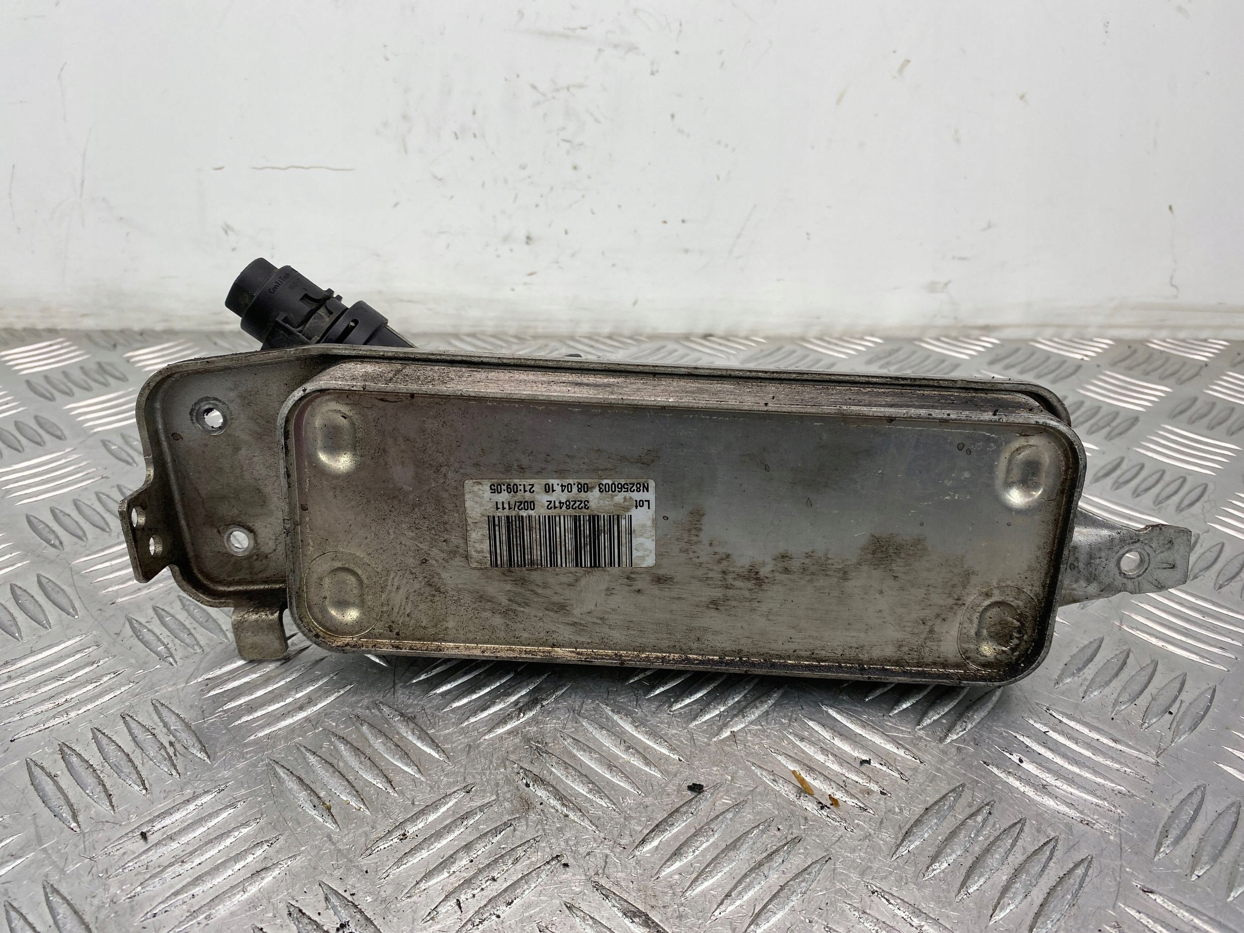 BMW F10 7597890 radiatore olio