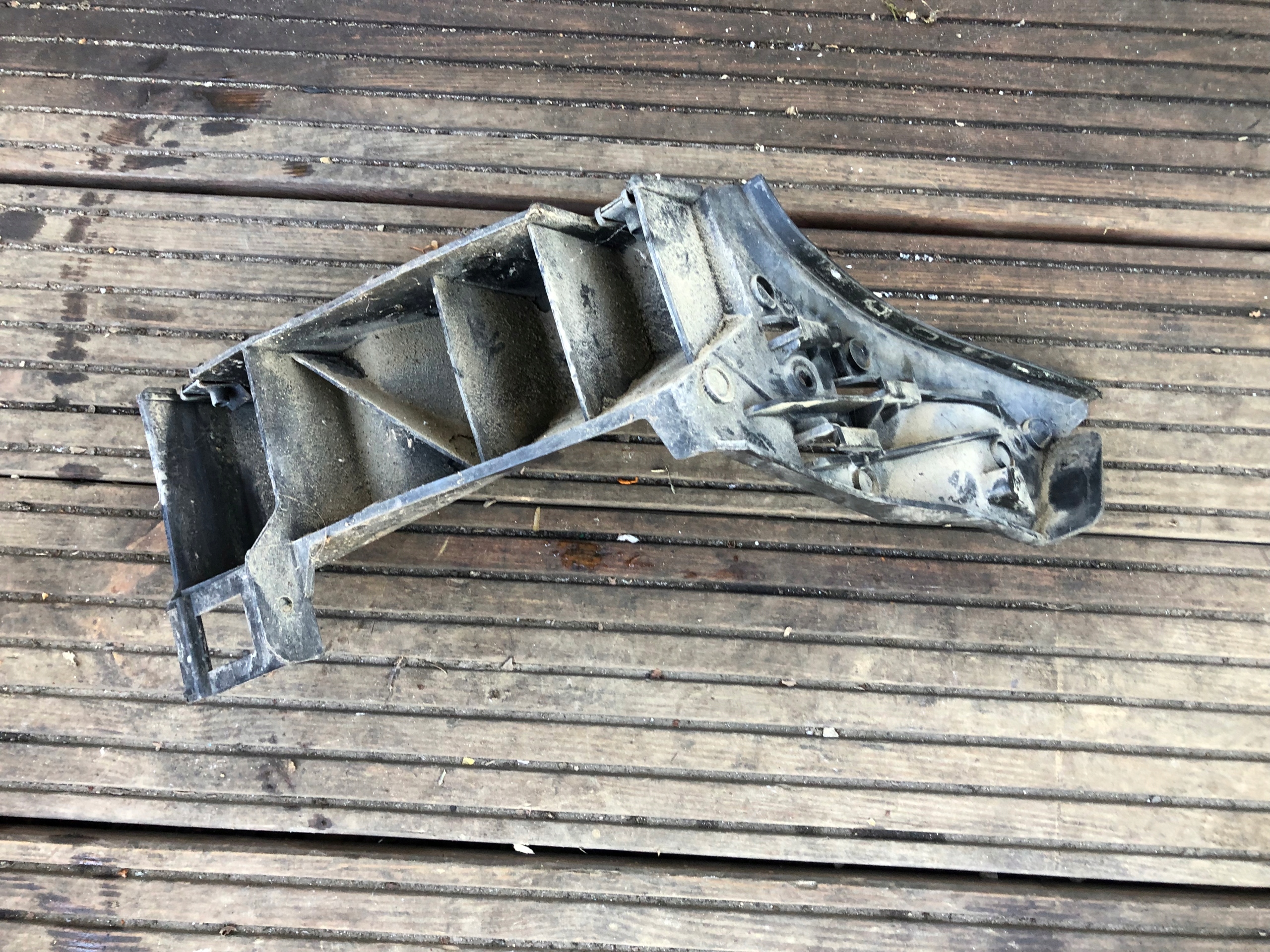 bumper bracket right rear part VW POLO IV 9N 6Q6807376