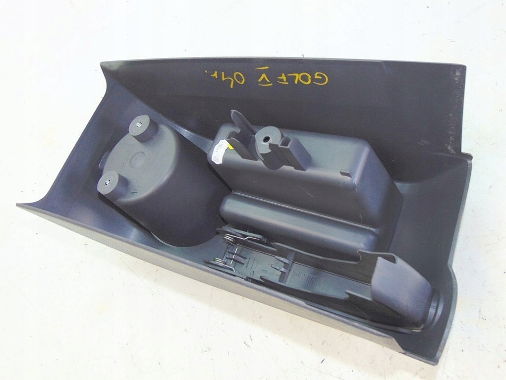 vw Golf V 1.4 04r тунель середина бардачок капхолдер
