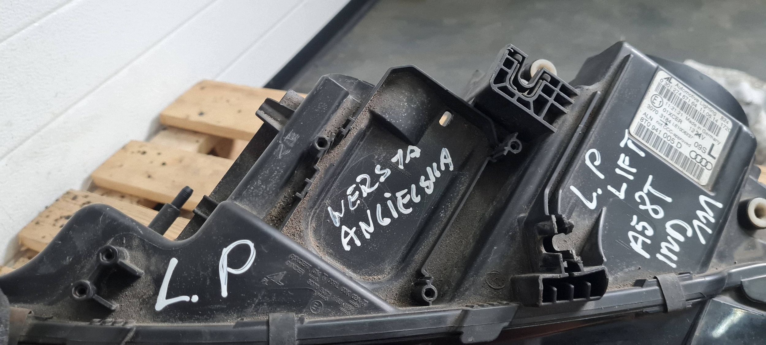A5 8T S5 LIFT light left left front XENON UK ANGLIK 8T0941005D