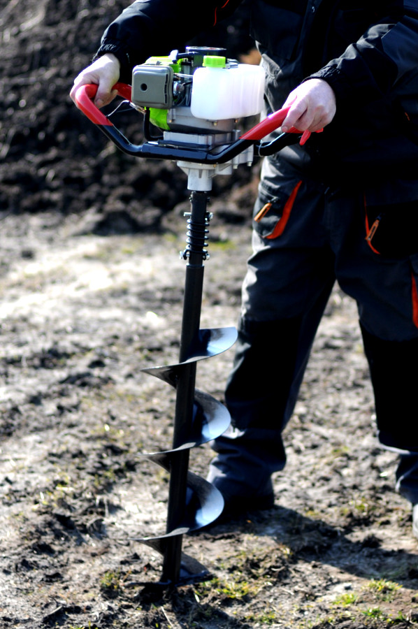 ŚWIDER SPALINOWY DO OGRODZEŃ WIERTNICA GLEBOWA DRZEWEK 3 WIERTŁA PRZEDŁUŻKA Moc silnika spalinowego 2.4 KM