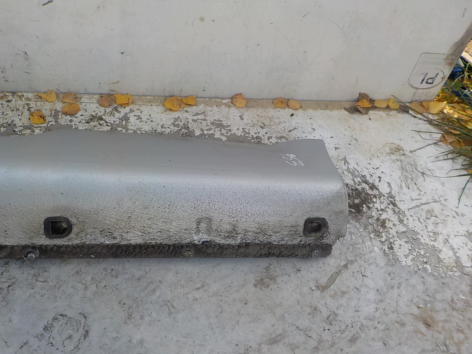 953 AUDI TT and 8N moulding cap threshold left