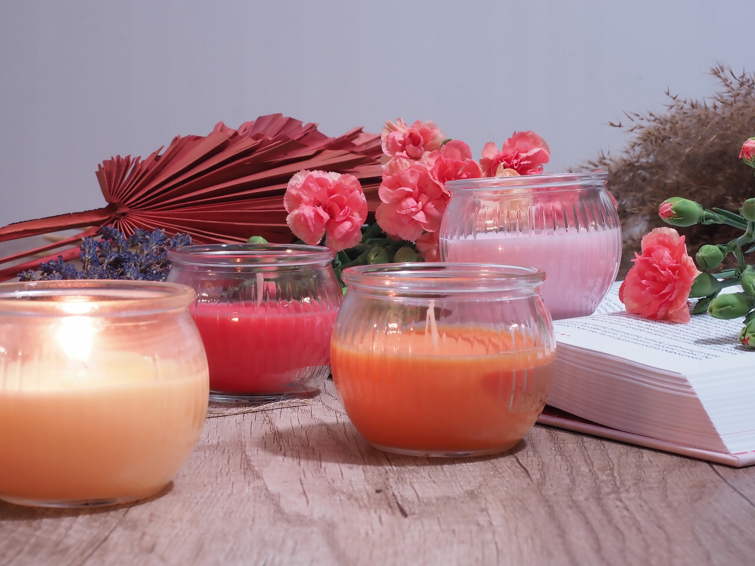 ŚWIECA ŚWIECZKA ZAPACHOWA W SZKLE MALINA PIWONIA ŚWIECE BISPOL NA PREZENT Marka Aura