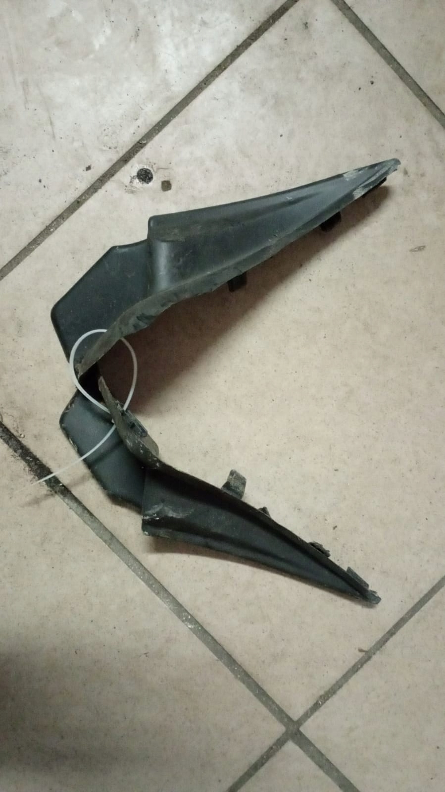 corner under the window RENAULT CAPTUR II 668632084R 668627223R