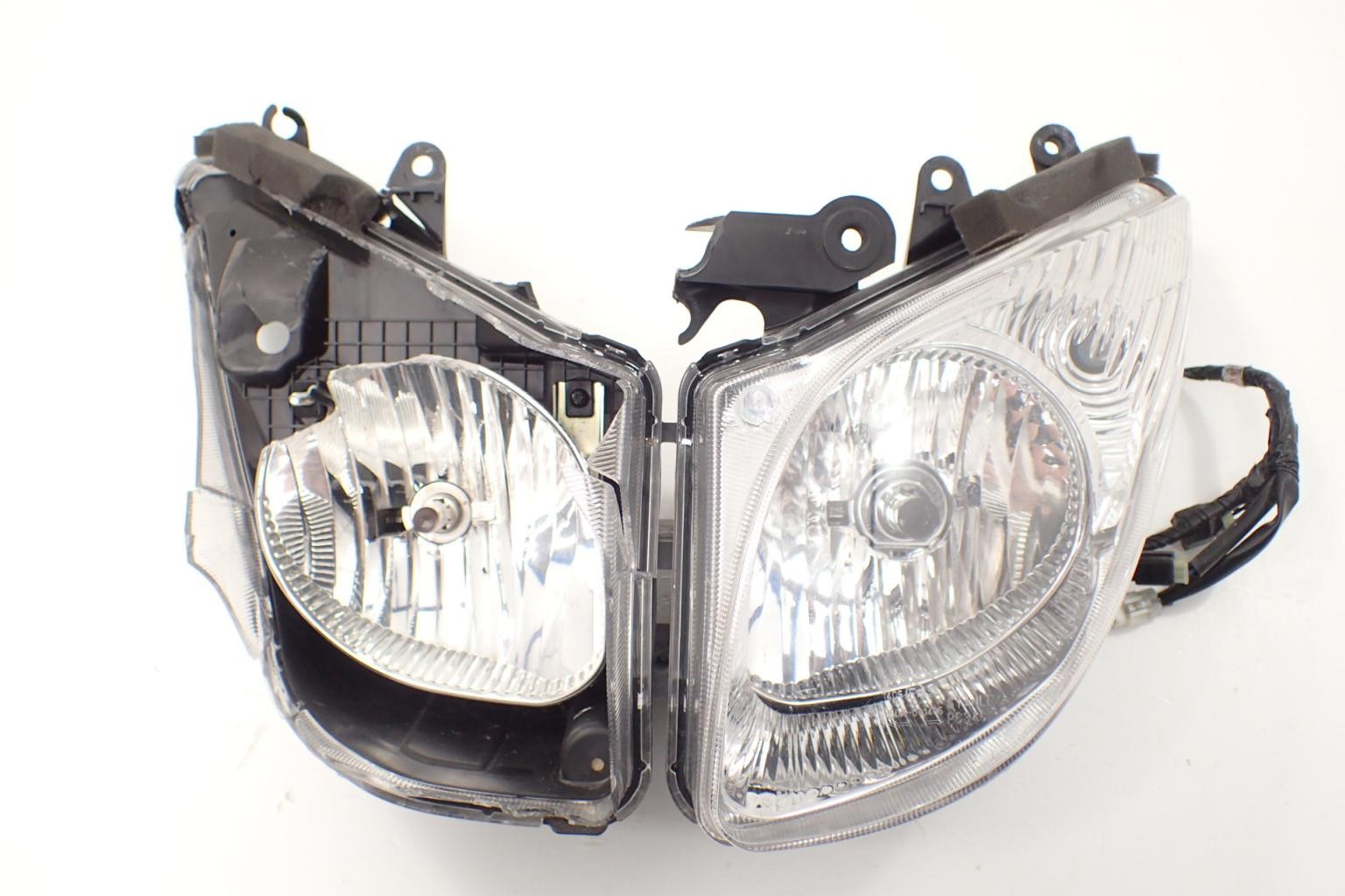 126100 - Yamaha T-Max 500 08-11 передняя фара
