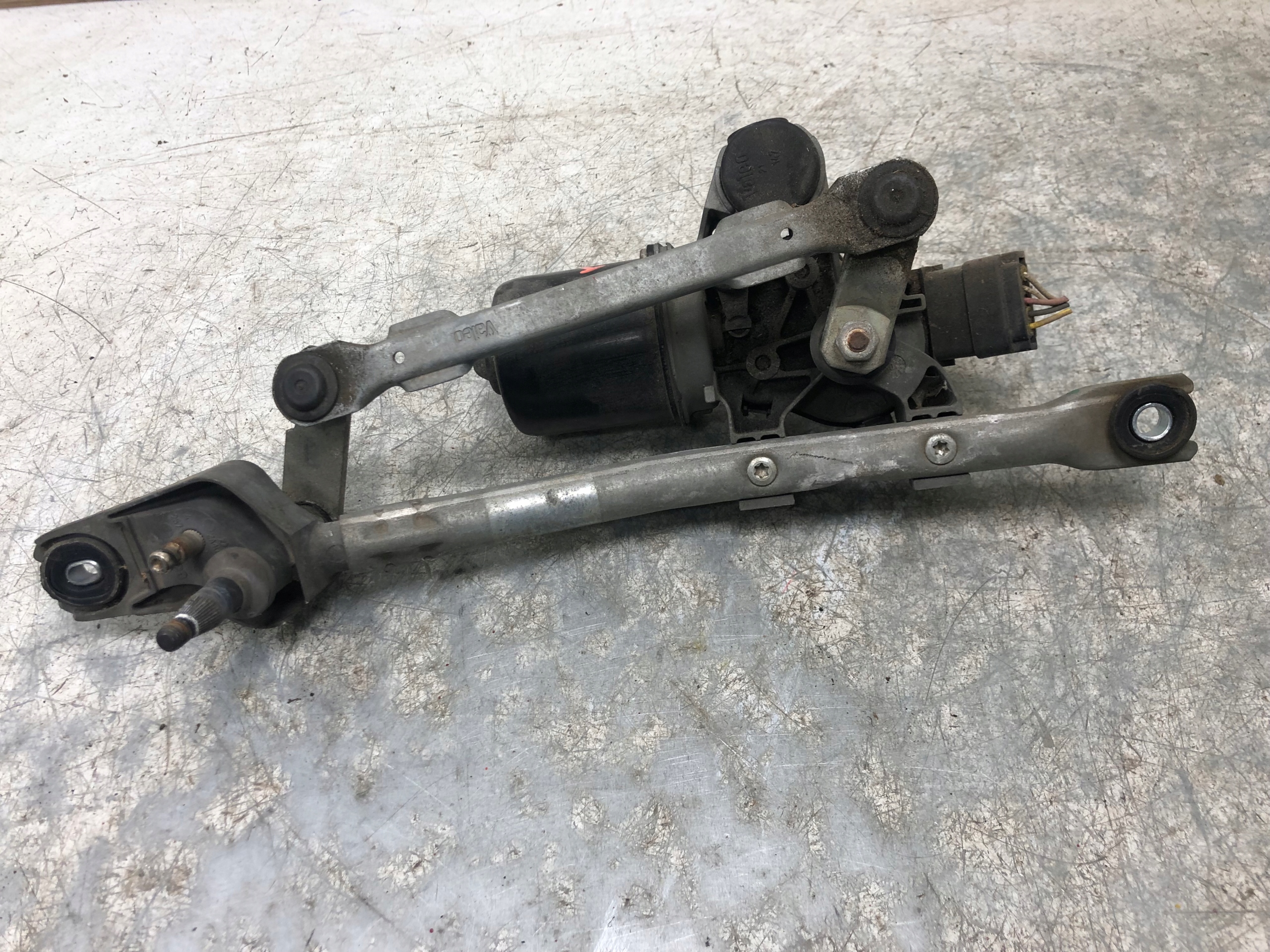 wiper mechanism front TOYOTA AYGO and