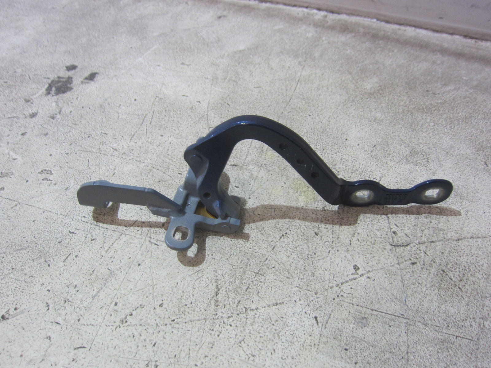 BMW X3 G01 hinge bonnet boot right left 41007494943 7397316 C1M NIEBIE