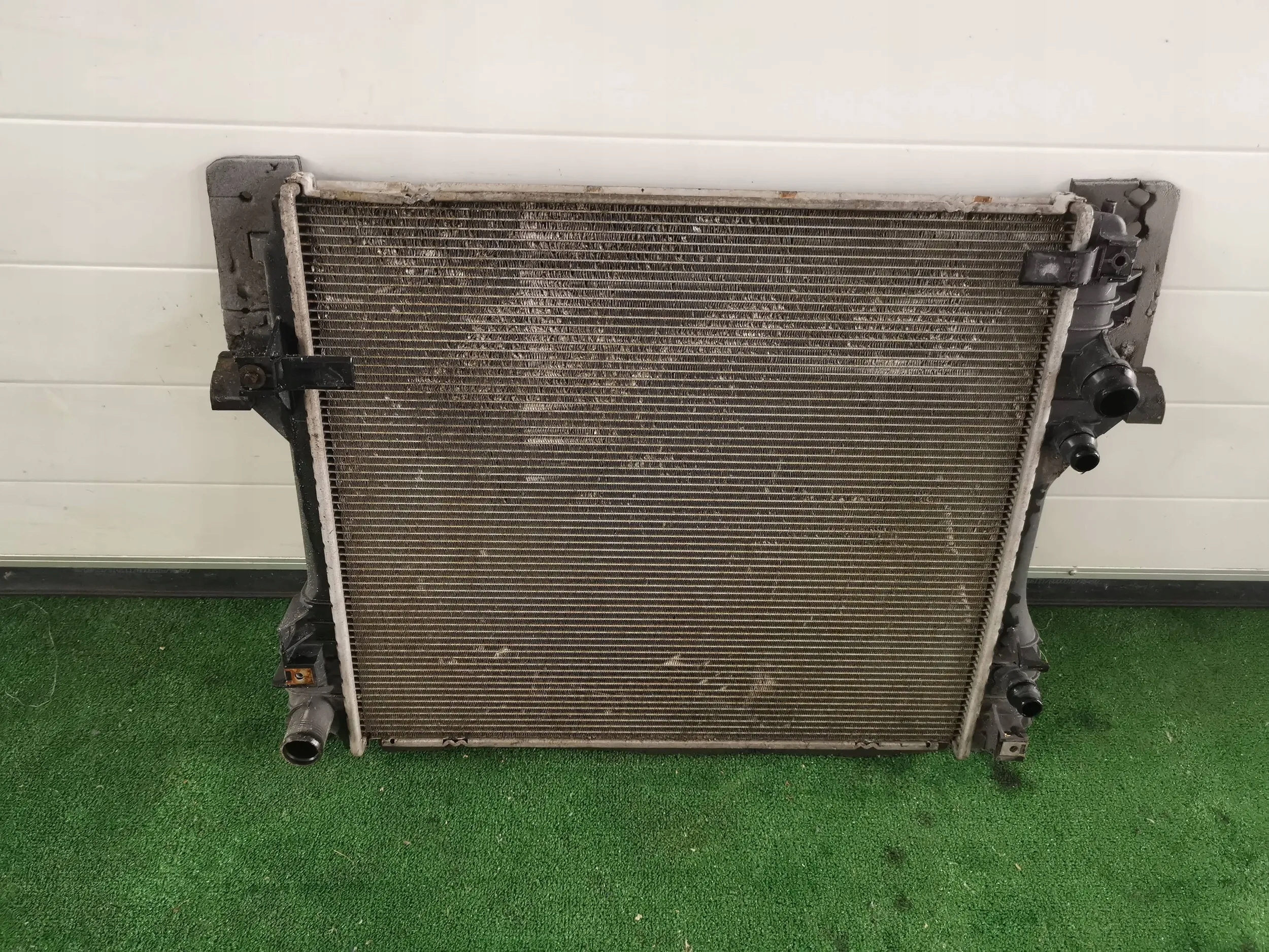 JAGUAR XF CHŁODNICA WODY Typ samochodu Samochody osobowe