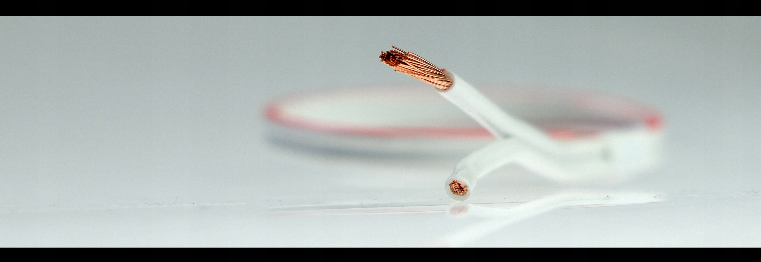 Przewód kabel głośnikowy CZYSTA MIEDŹ OFC 2x2,5mm Model brak