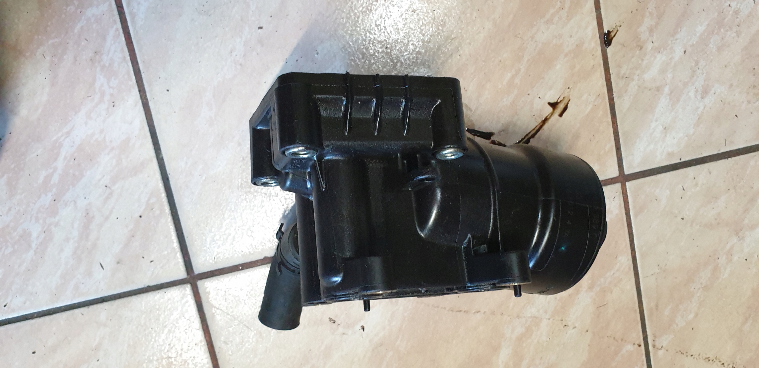 Gehäuse Ölfiltergehäuse AUDI A4 B8 8K A5 8T 2.0 TDI OE